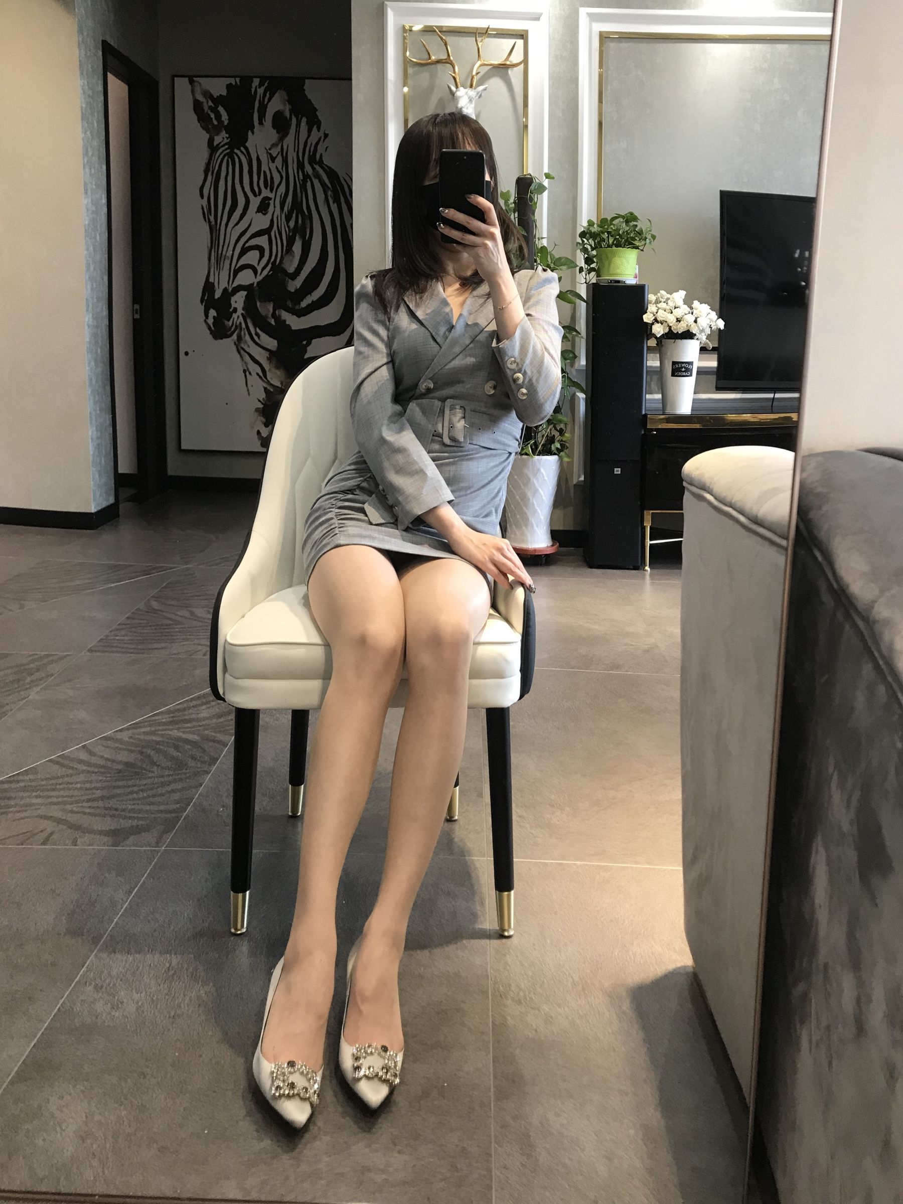 [福利COS] 丝足博主麋鹿_Monroe 2020.04.15 御姐薄丝