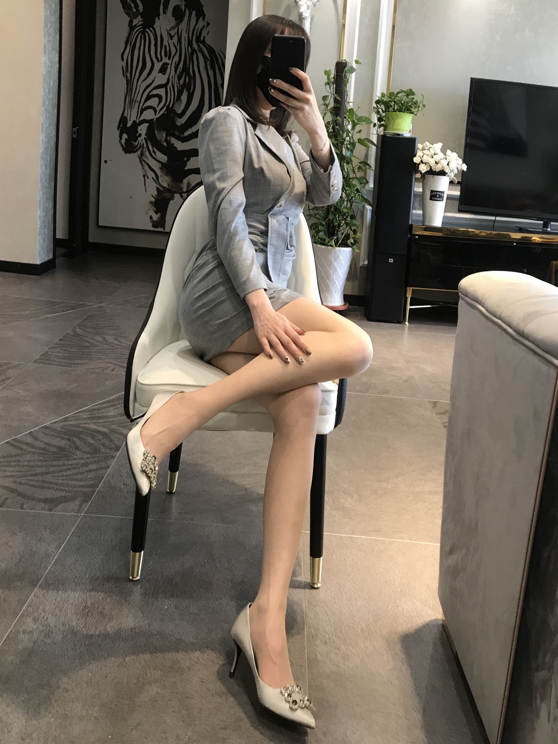 [福利COS] 丝足博主麋鹿_Monroe 2020.04.15 御姐薄丝