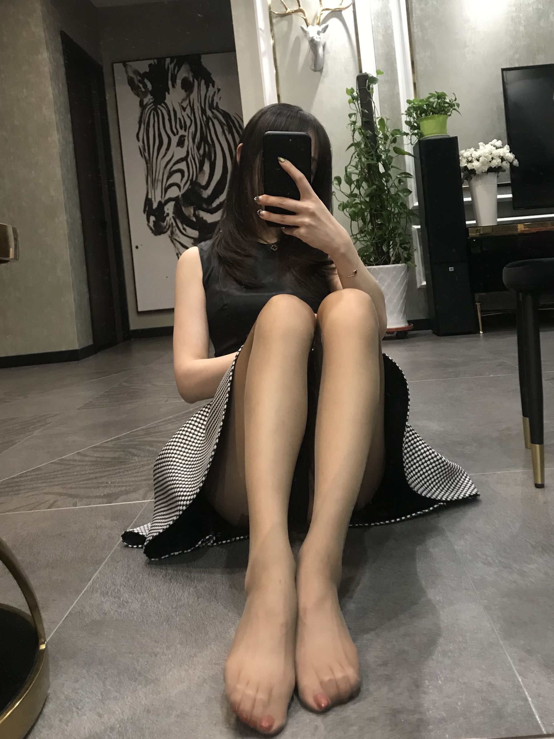 [福利COS] 丝足博主麋鹿_Monroe 2020.04.20 红高黑丝