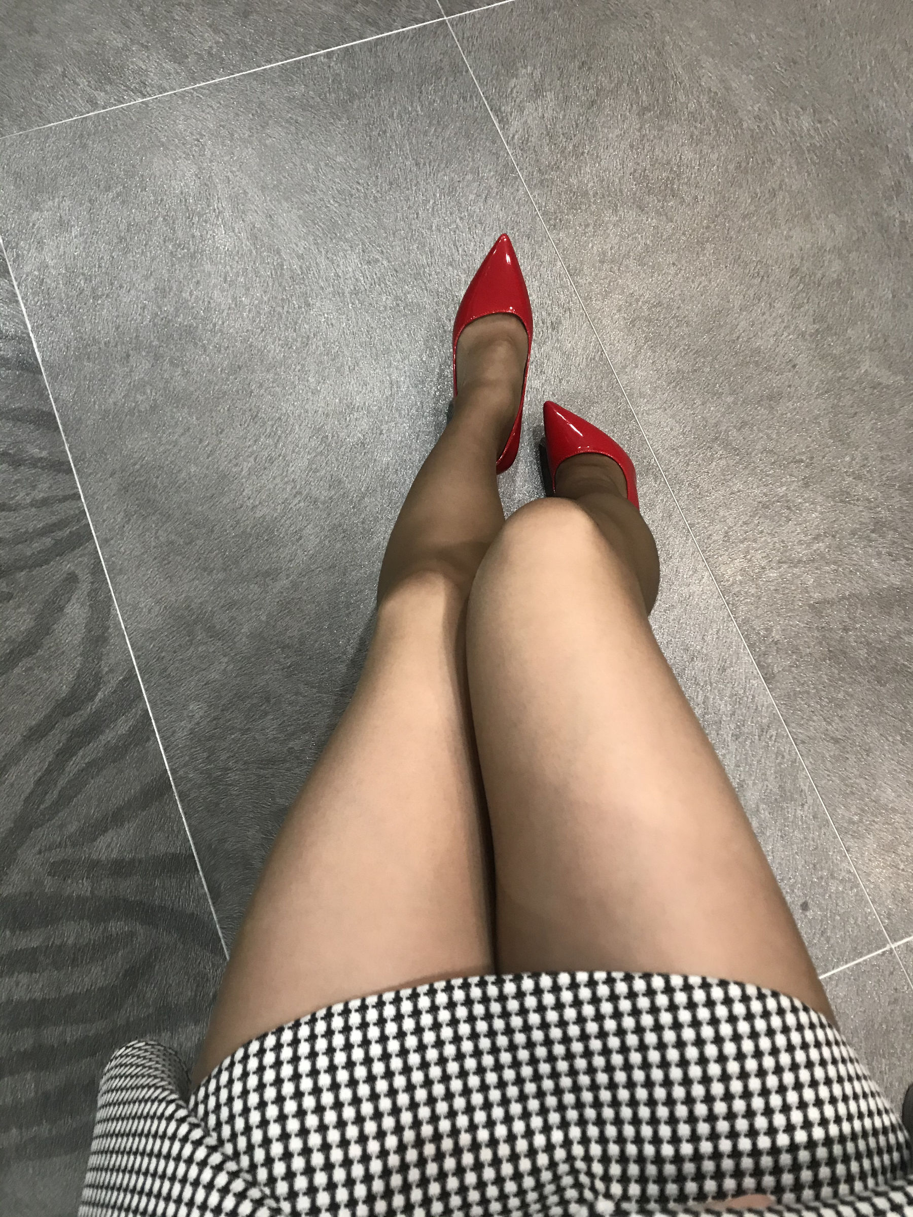 [福利COS] 丝足博主麋鹿_Monroe 2020.04.20 红高黑丝