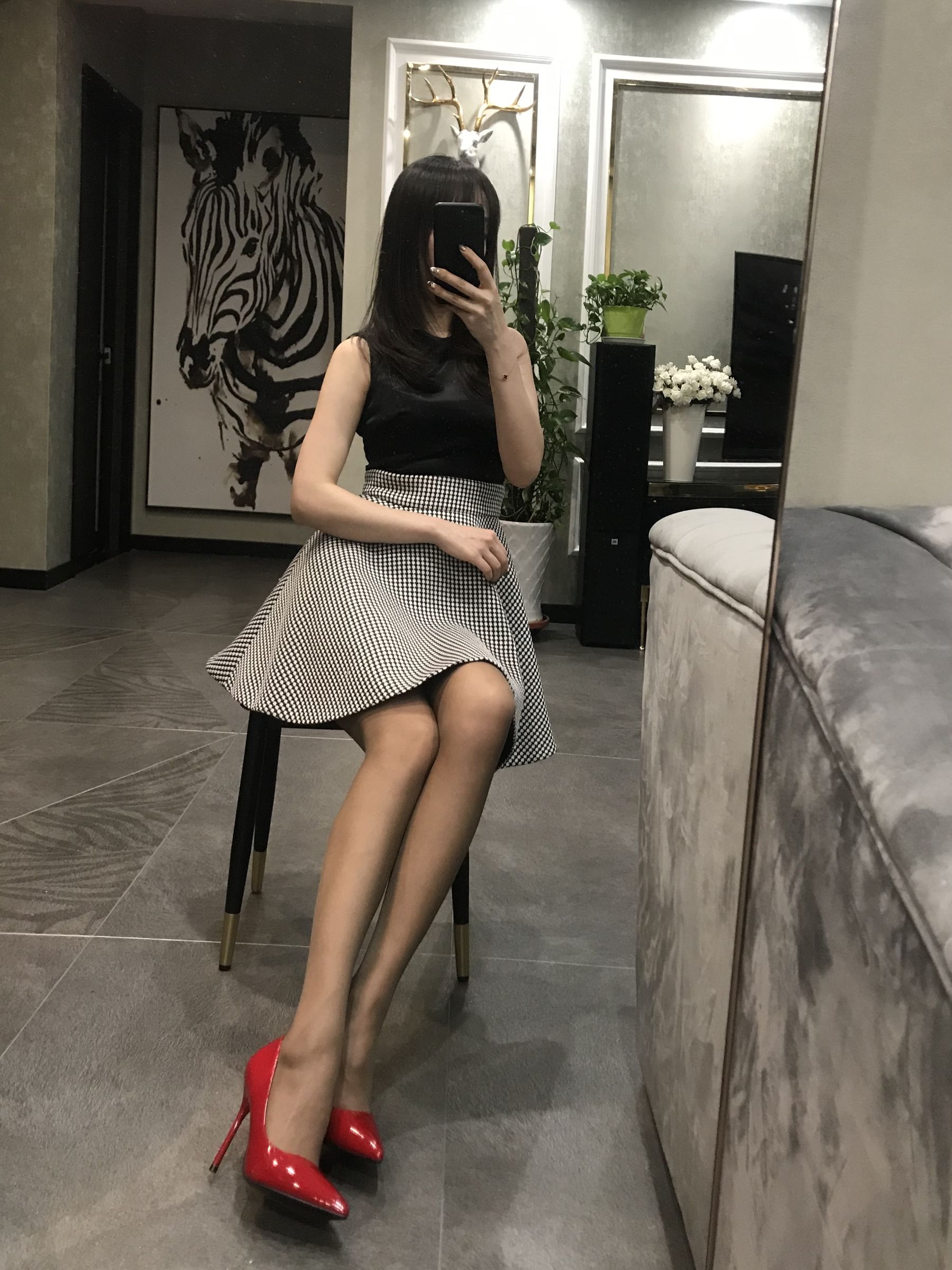 [福利COS] 丝足博主麋鹿_Monroe 2020.04.20 红高黑丝
