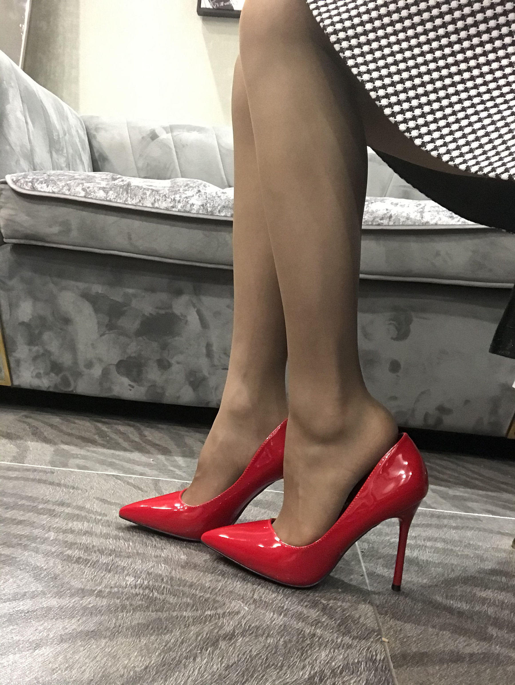 [福利COS] 丝足博主麋鹿_Monroe 2020.04.20 红高黑丝