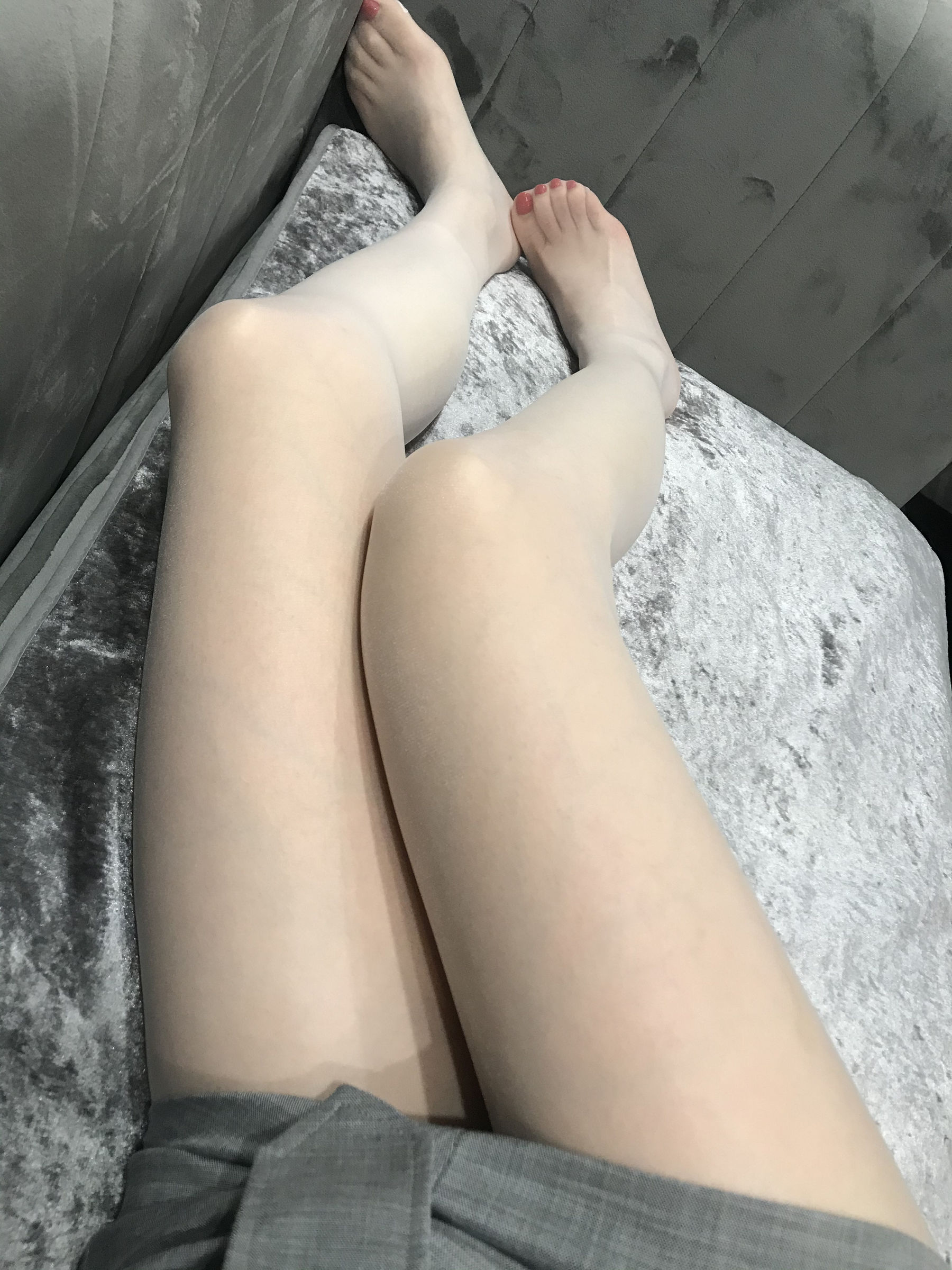 [福利COS] 丝足博主麋鹿_Monroe 2020.04.20 红高黑丝