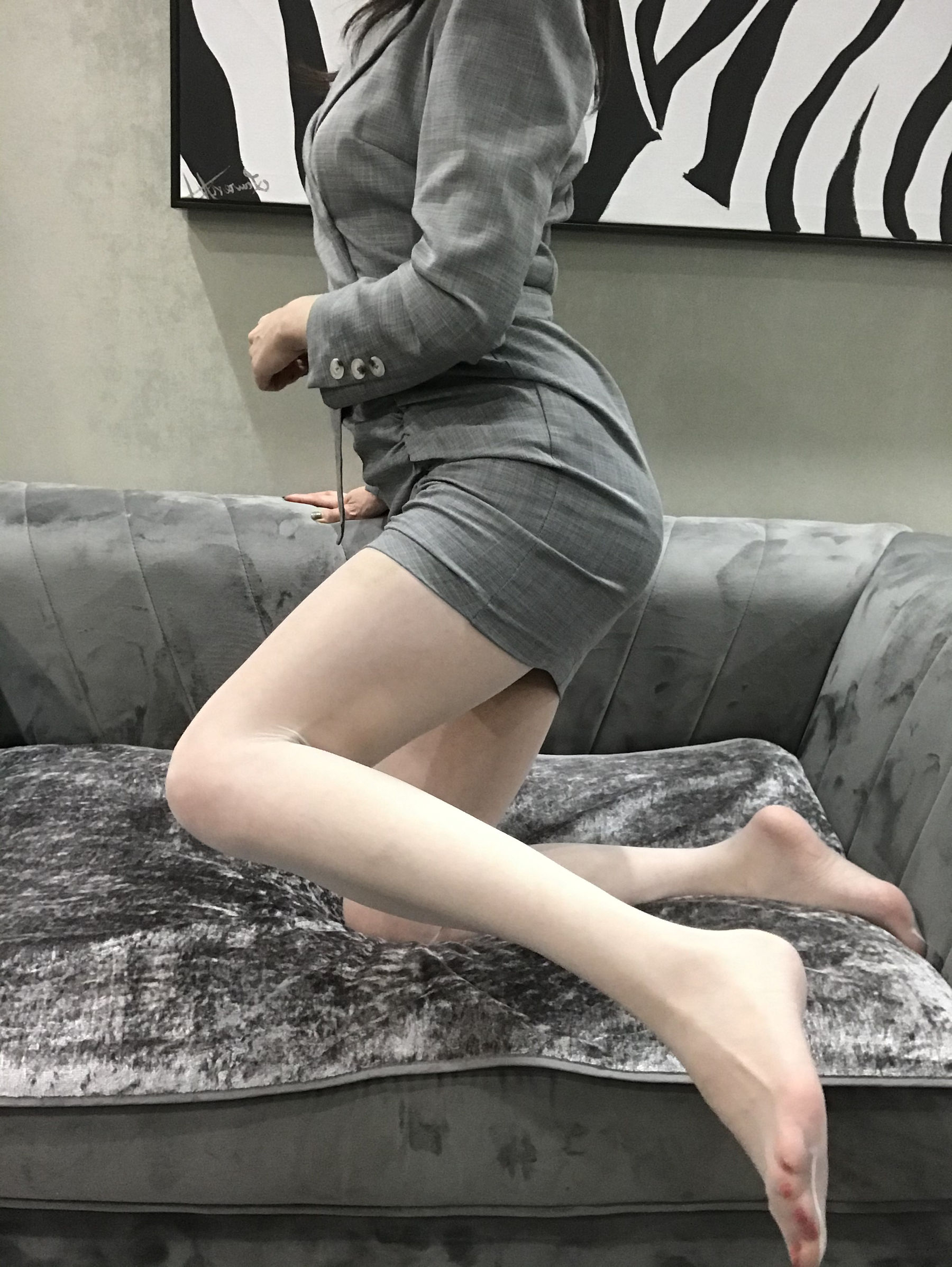 [福利COS] 丝足博主麋鹿_Monroe 2020.04.20 红高黑丝