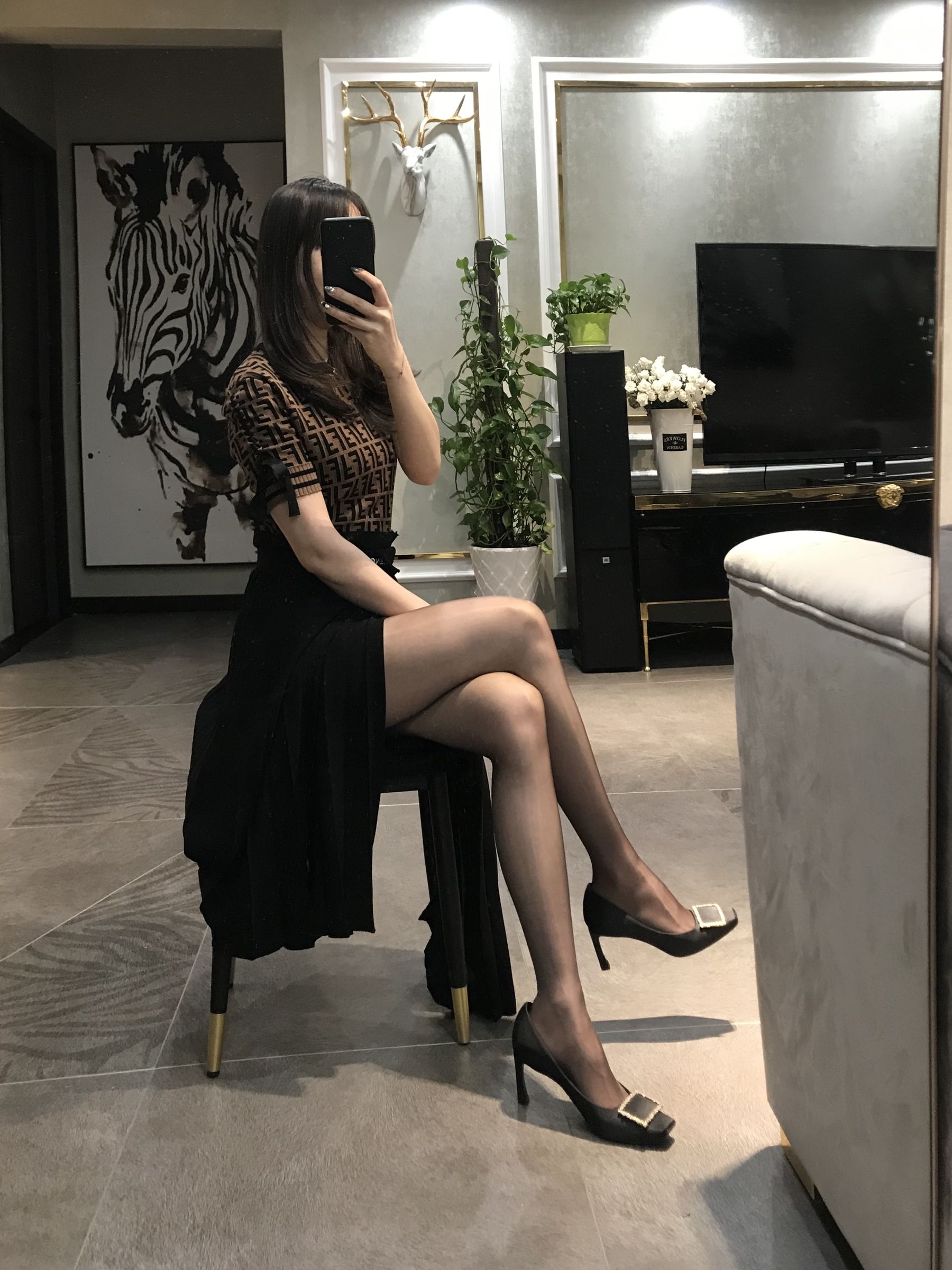 [福利COS] 丝足博主麋鹿_Monroe 2020.04.23 丝袜展示
