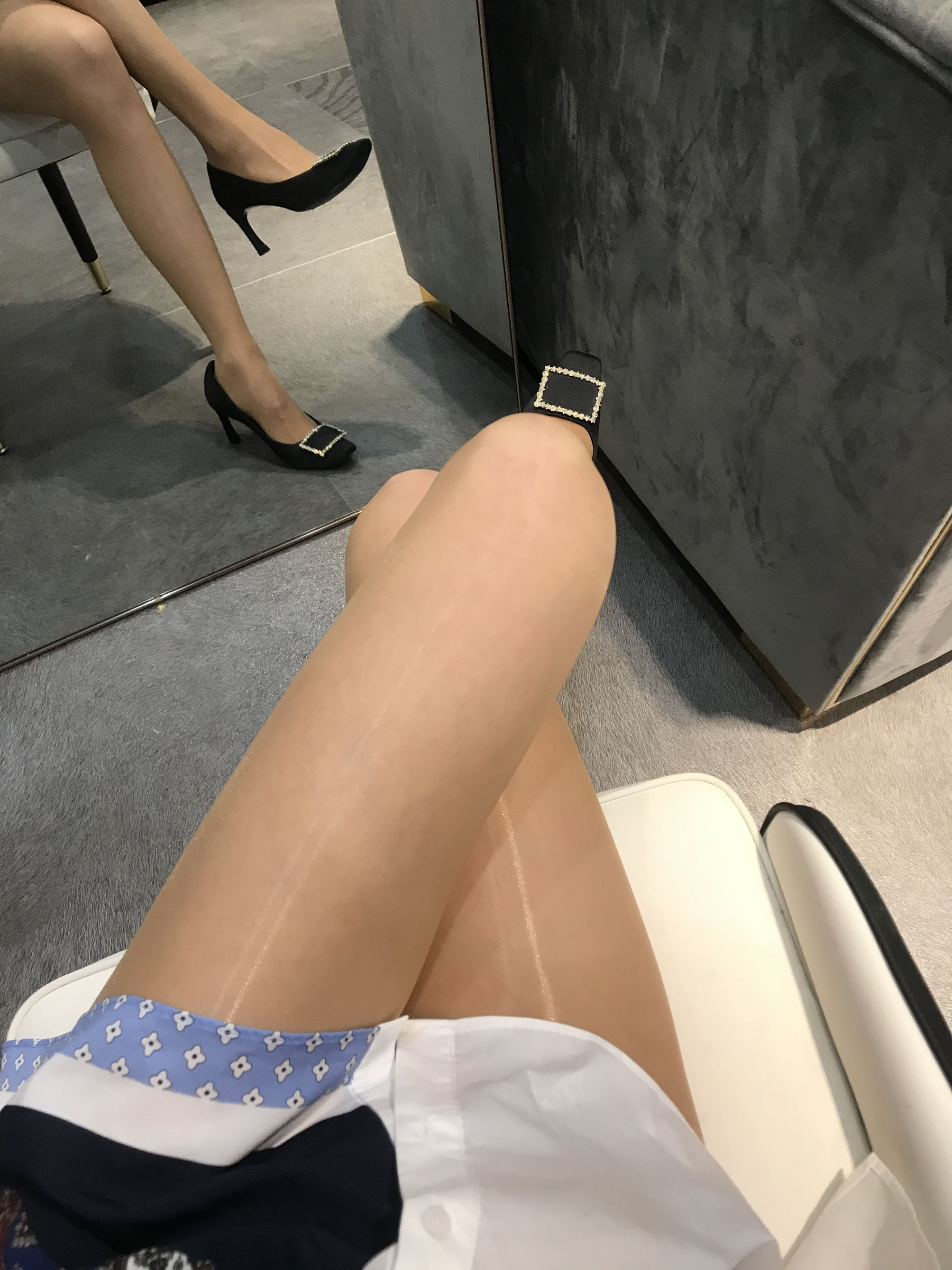 [福利COS] 丝足博主麋鹿_Monroe 2020.04.29 肉色亮丝