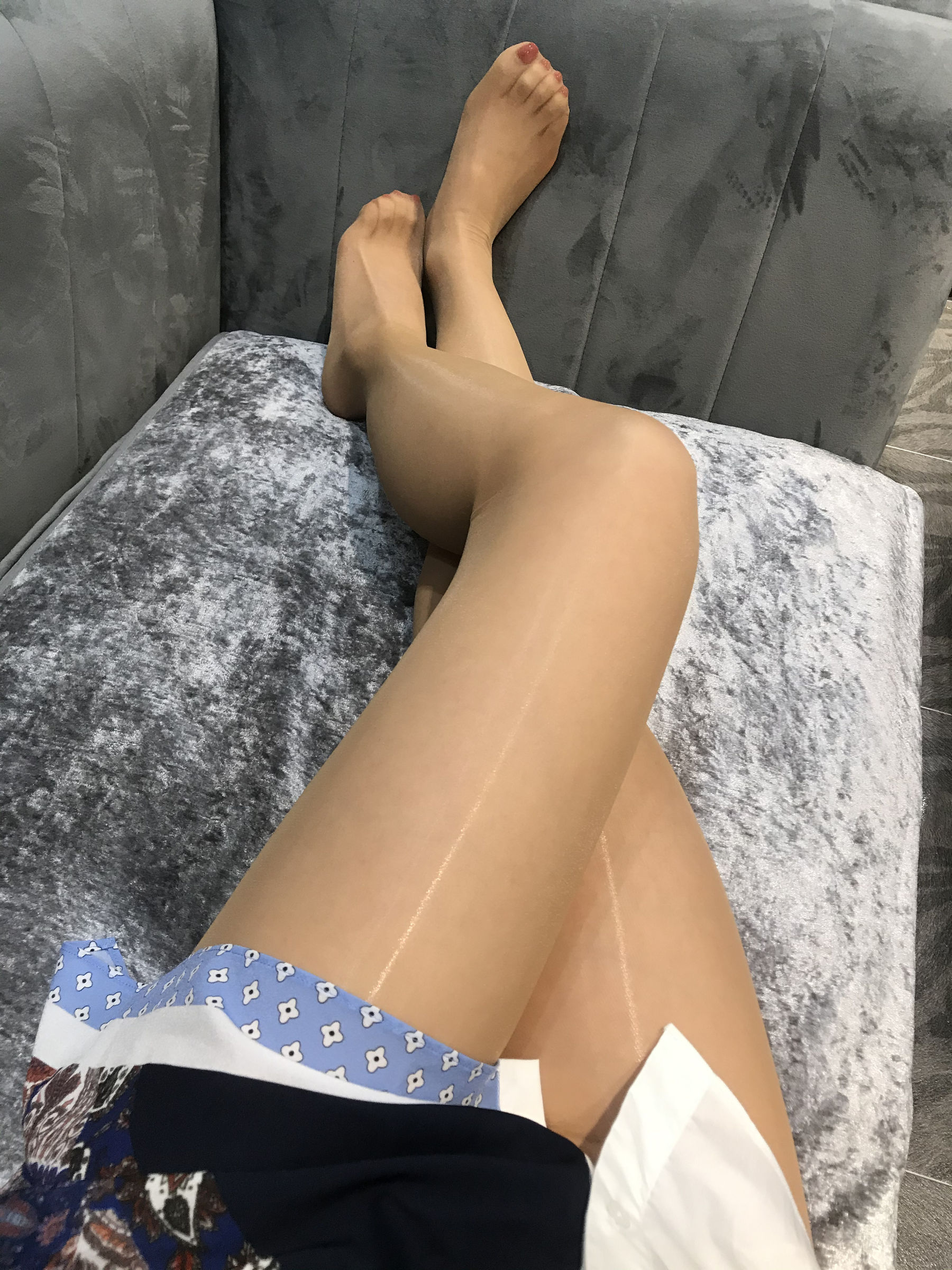 [福利COS] 丝足博主麋鹿_Monroe 2020.04.29 肉色亮丝