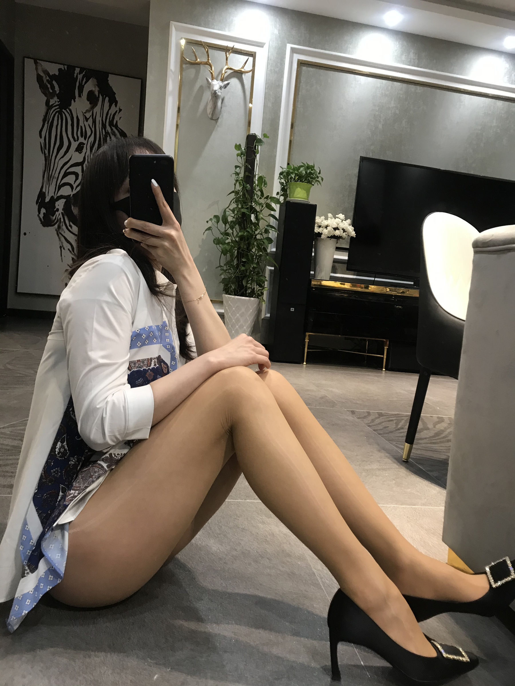 [福利COS] 丝足博主麋鹿_Monroe 2020.04.29 肉色亮丝