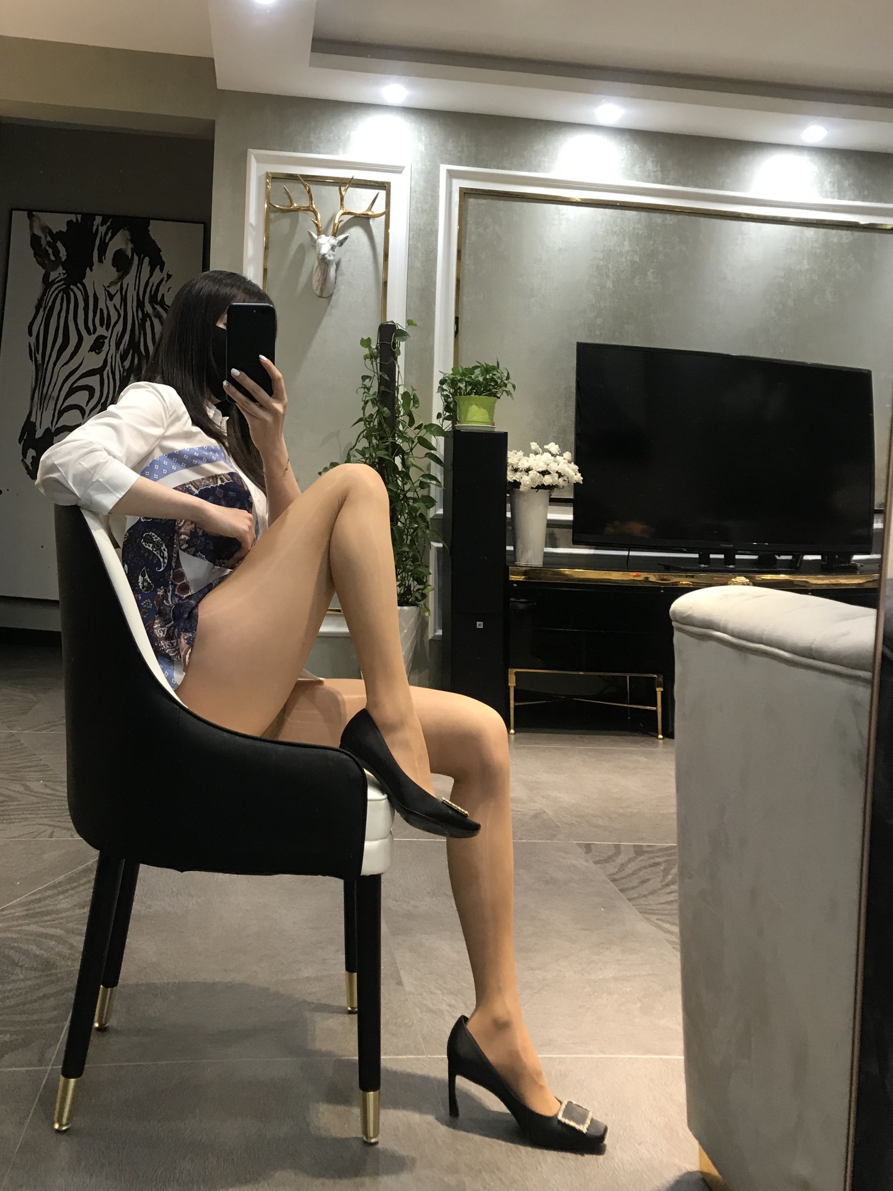 [福利COS] 丝足博主麋鹿_Monroe 2020.04.29 肉色亮丝
