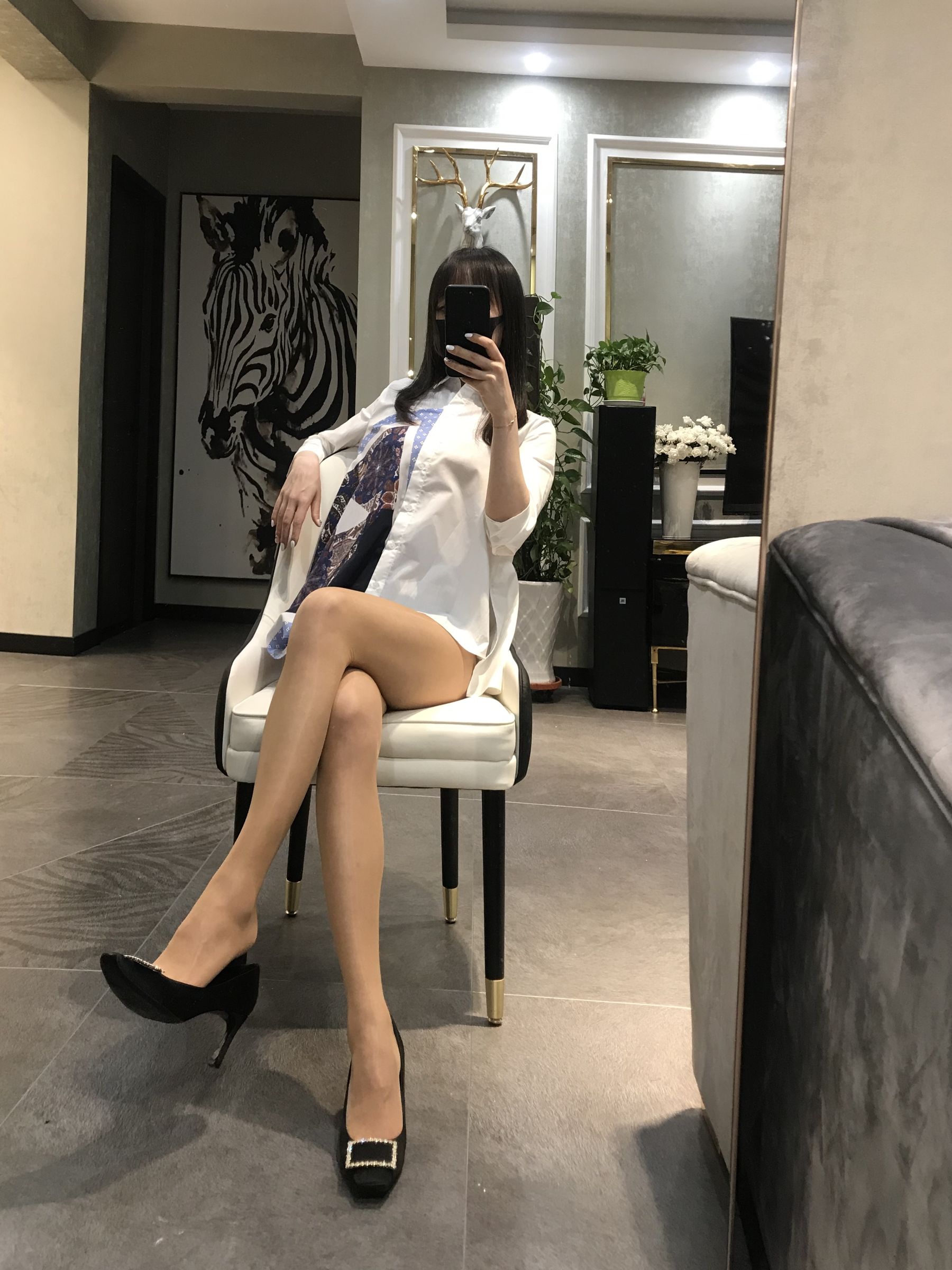 [福利COS] 丝足博主麋鹿_Monroe 2020.04.29 肉色亮丝