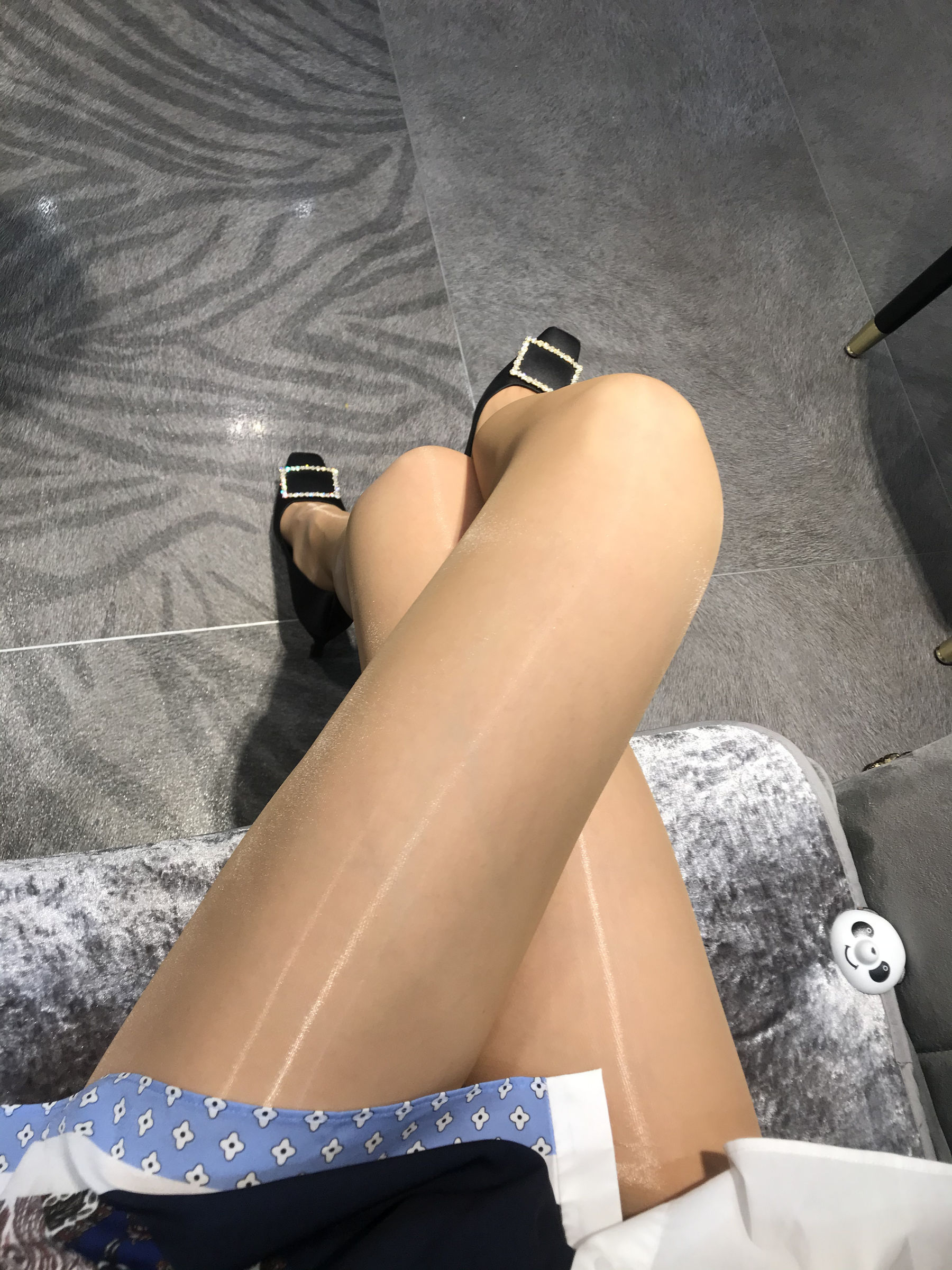 [福利COS] 丝足博主麋鹿_Monroe 2020.04.29 肉色亮丝