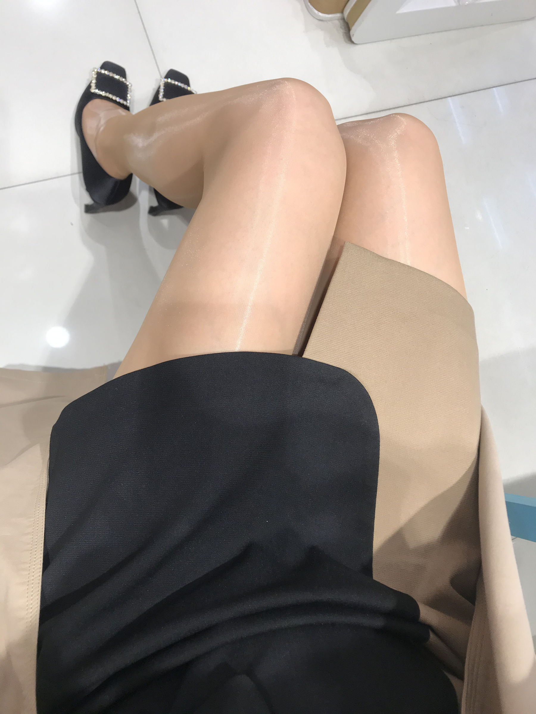 [福利COS] 丝足博主麋鹿_Monroe 2020.05.05 亮丝美腿