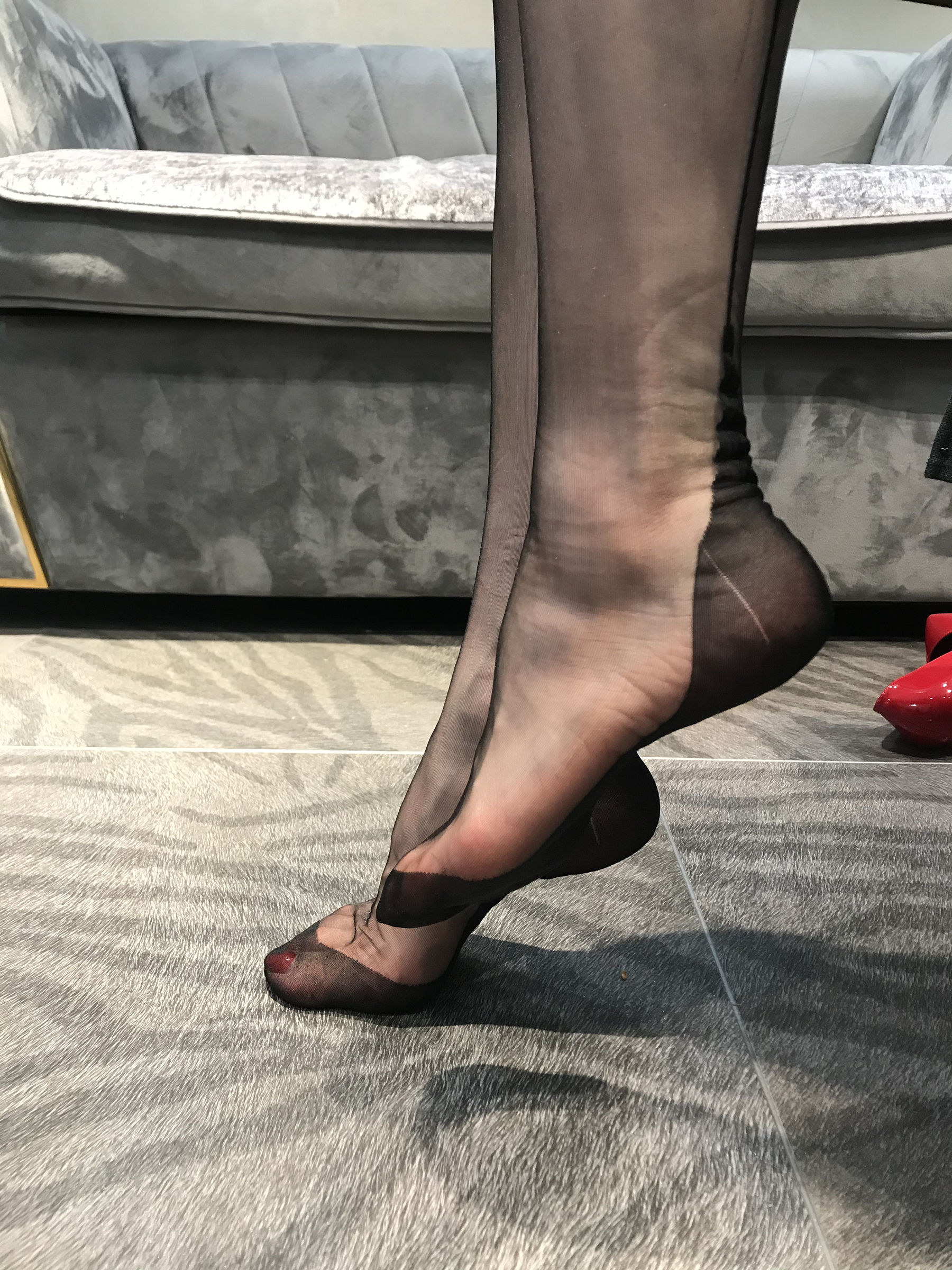 [福利COS] 丝足博主麋鹿_Monroe 2020.05.08 红高黑吊