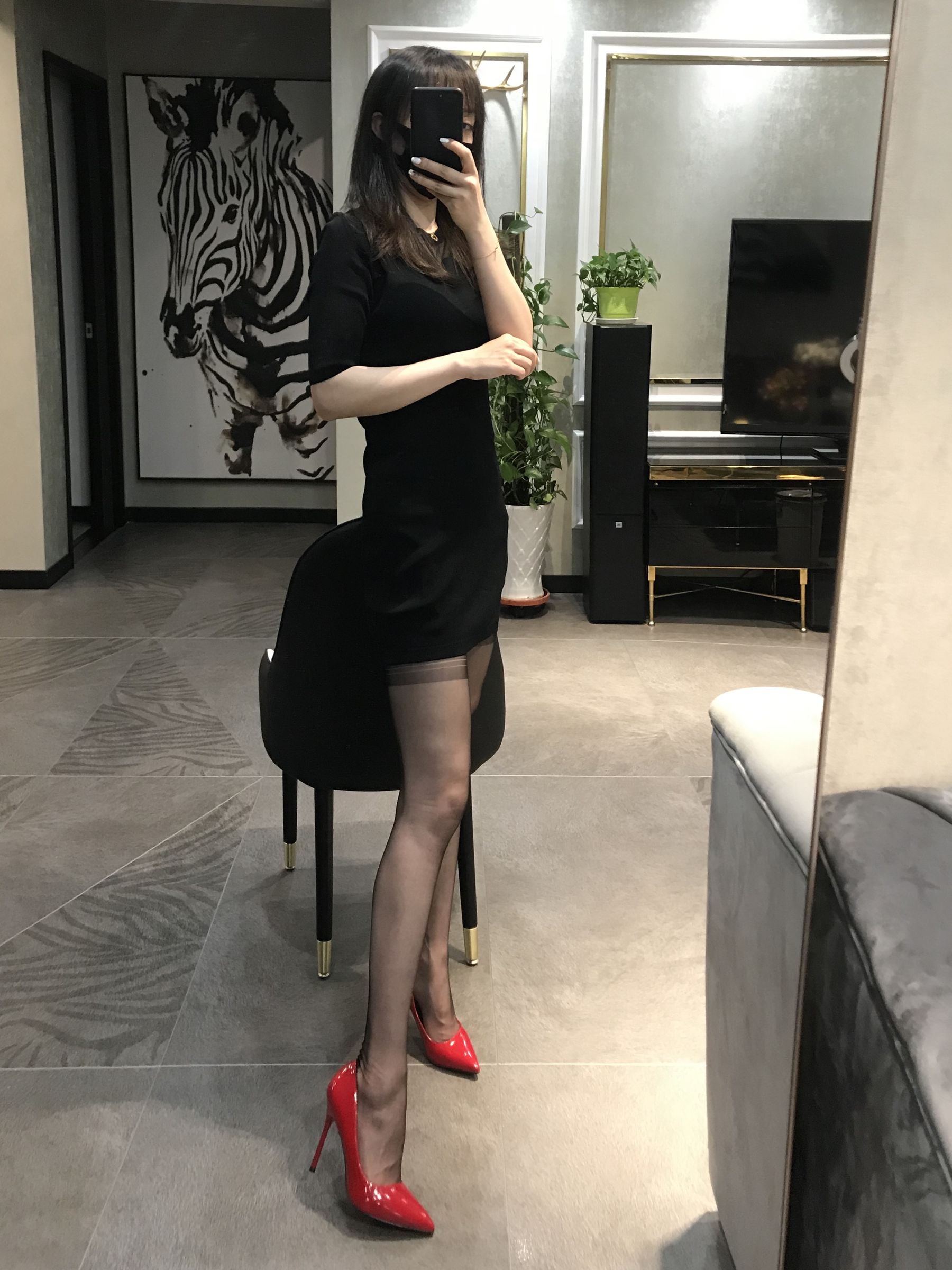 [福利COS] 丝足博主麋鹿_Monroe 2020.05.08 红高黑吊
