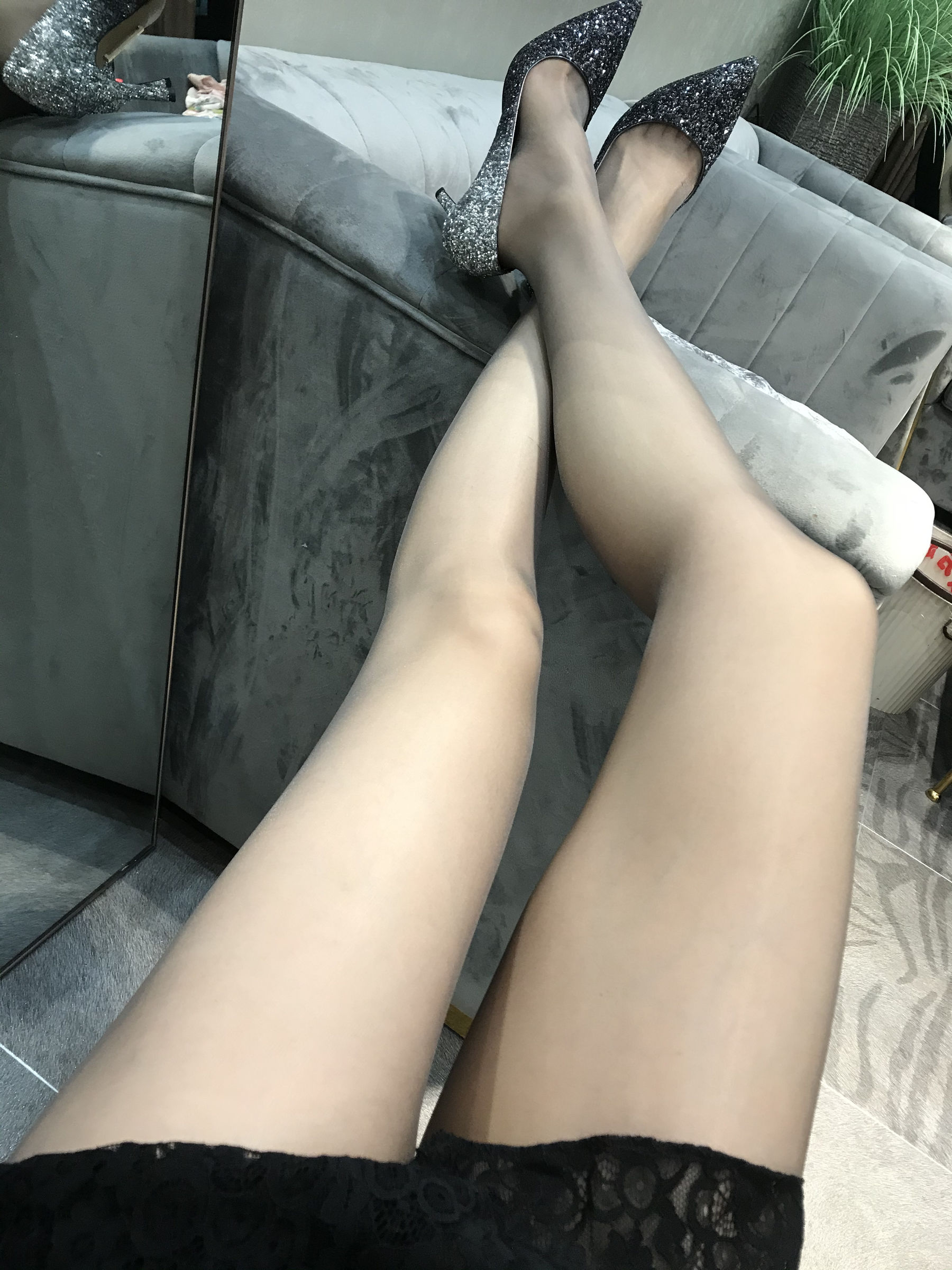 [福利COS] 丝足博主麋鹿_Monroe 2020.05.14 名媛黑丝