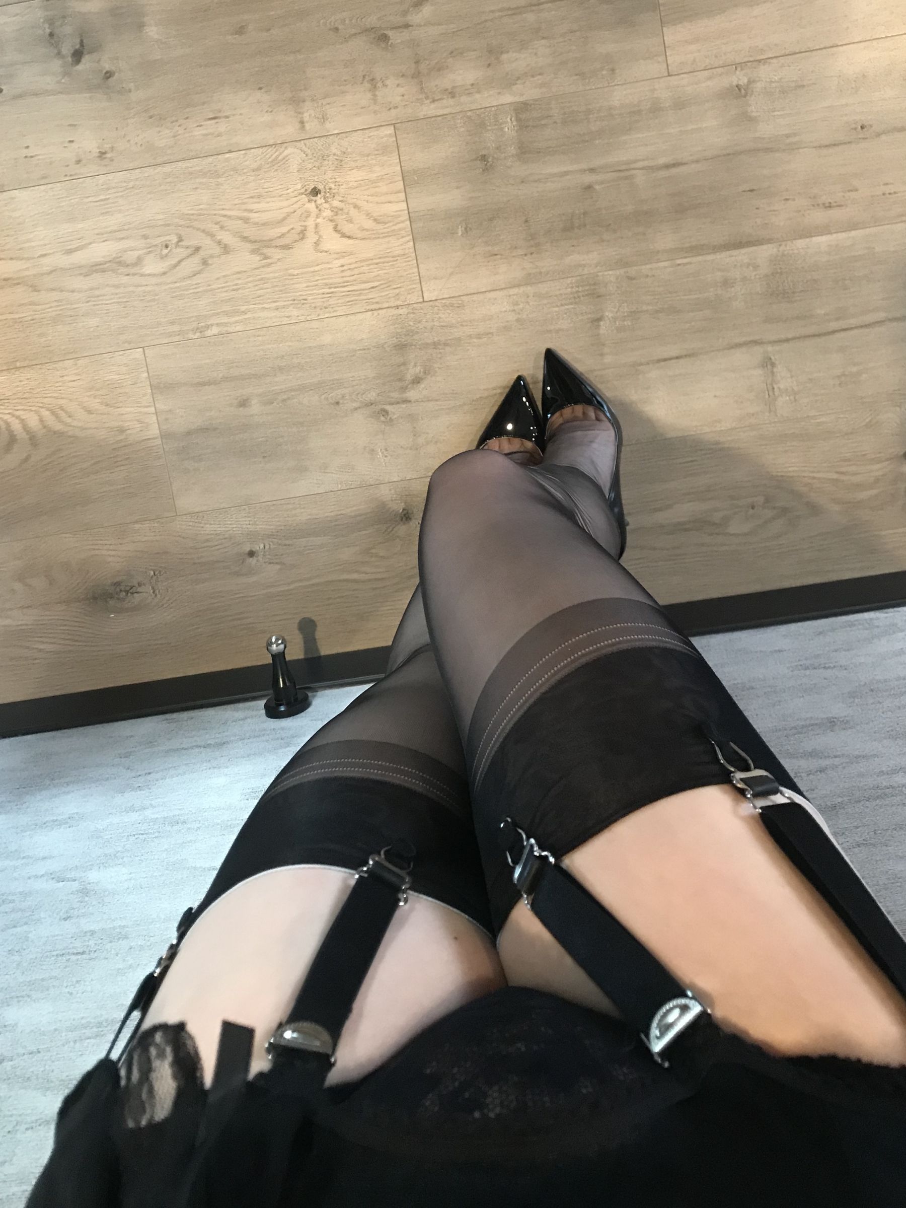 [福利COS] 丝足博主麋鹿_Monroe 2020.05.28 情趣自拍