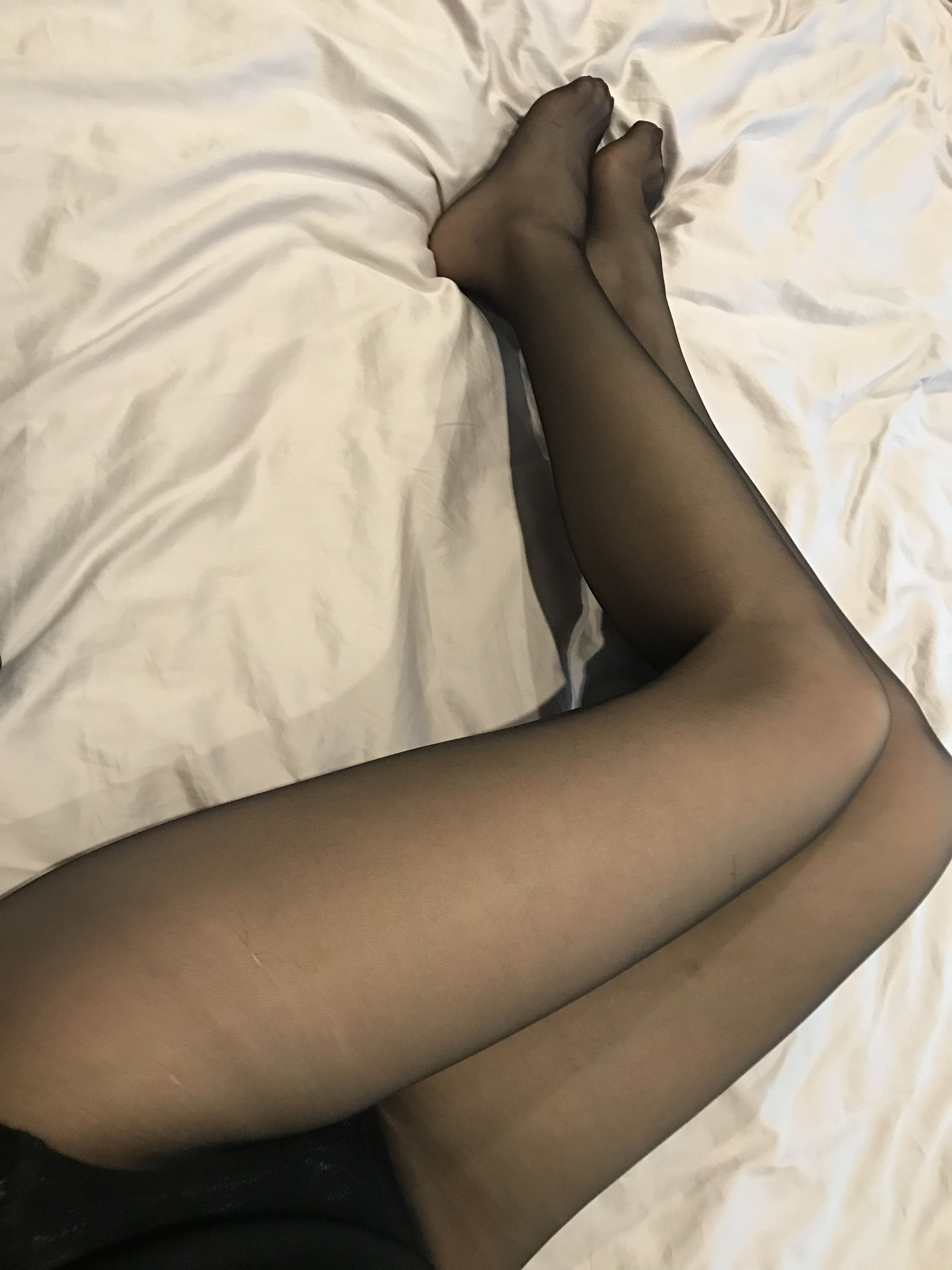 [福利COS] 丝足博主麋鹿_Monroe 2020.06.10 看看美腿