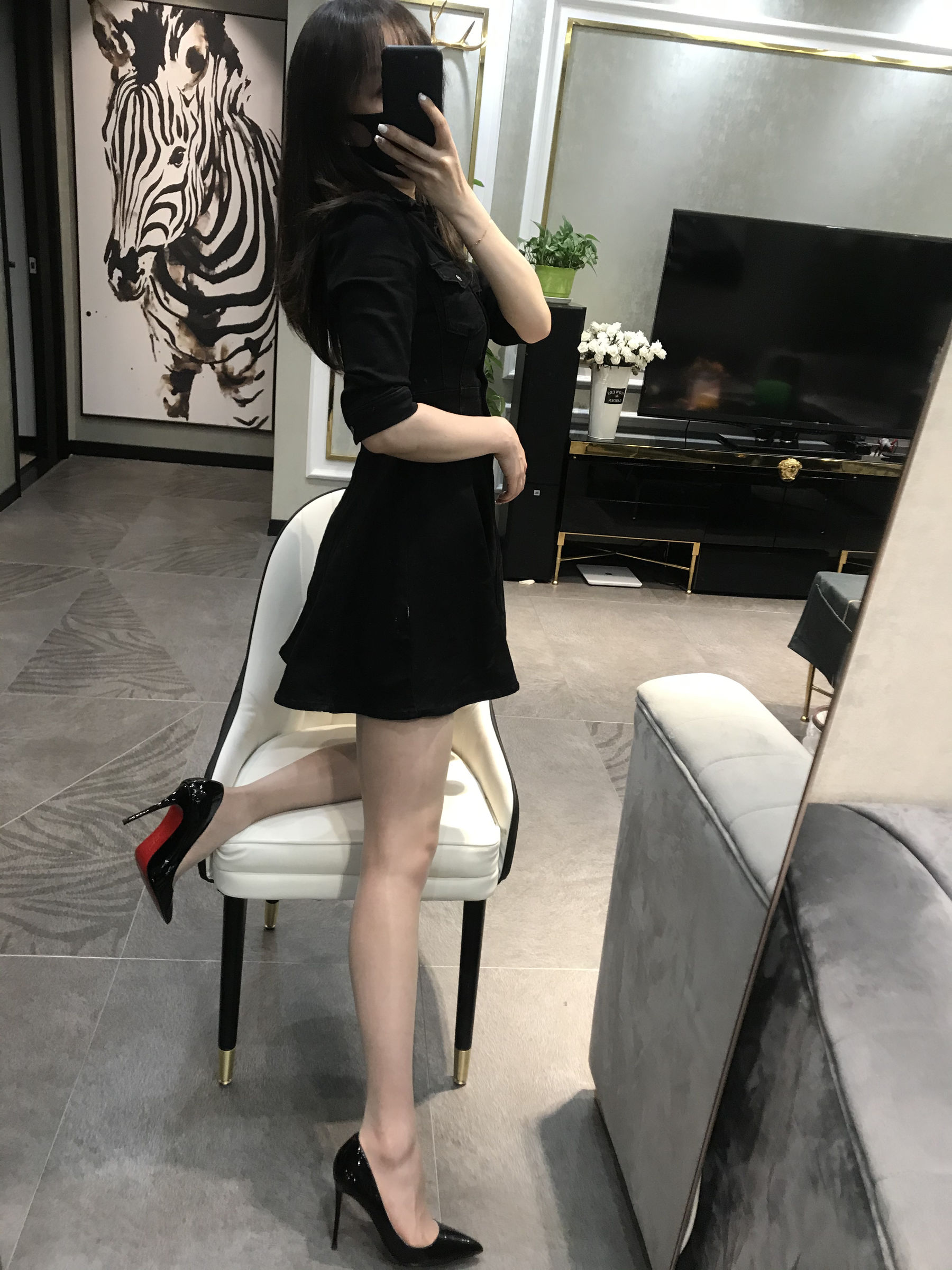 [福利COS] 丝足博主麋鹿_Monroe 2020.06.10 看看美腿