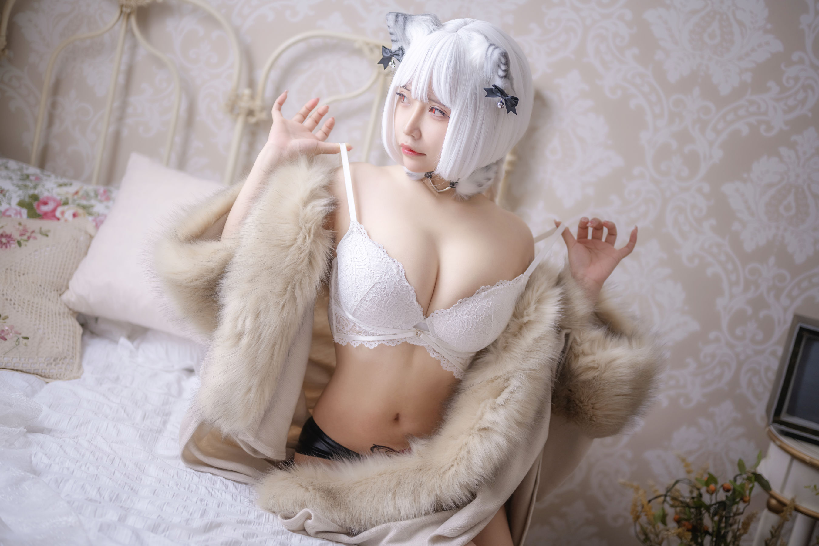 [福利COS] 二次元妹子抱走莫子aa - 小脑斧