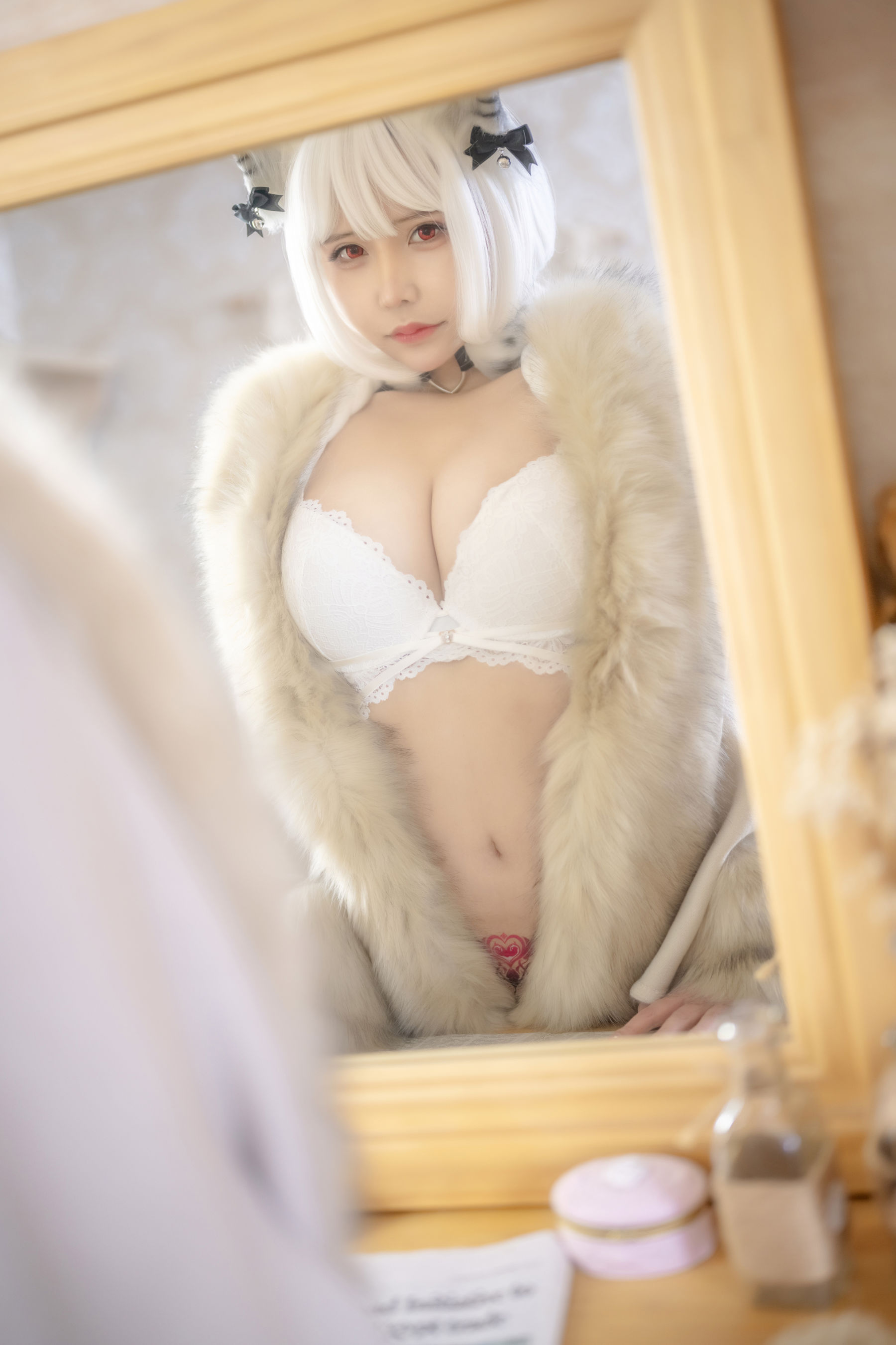 [福利COS] 二次元妹子抱走莫子aa - 小脑斧