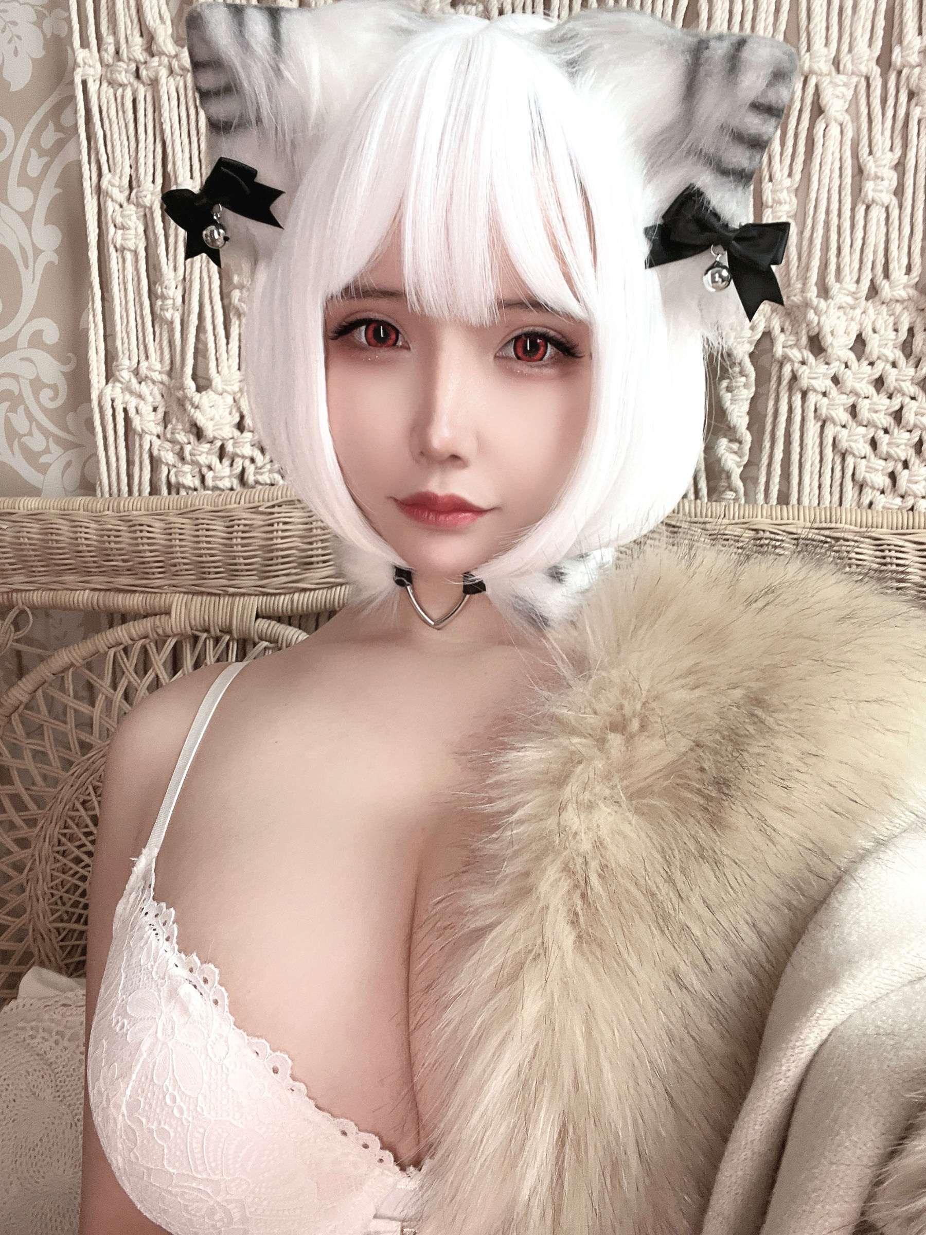 [福利COS] 二次元妹子抱走莫子aa - 小脑斧