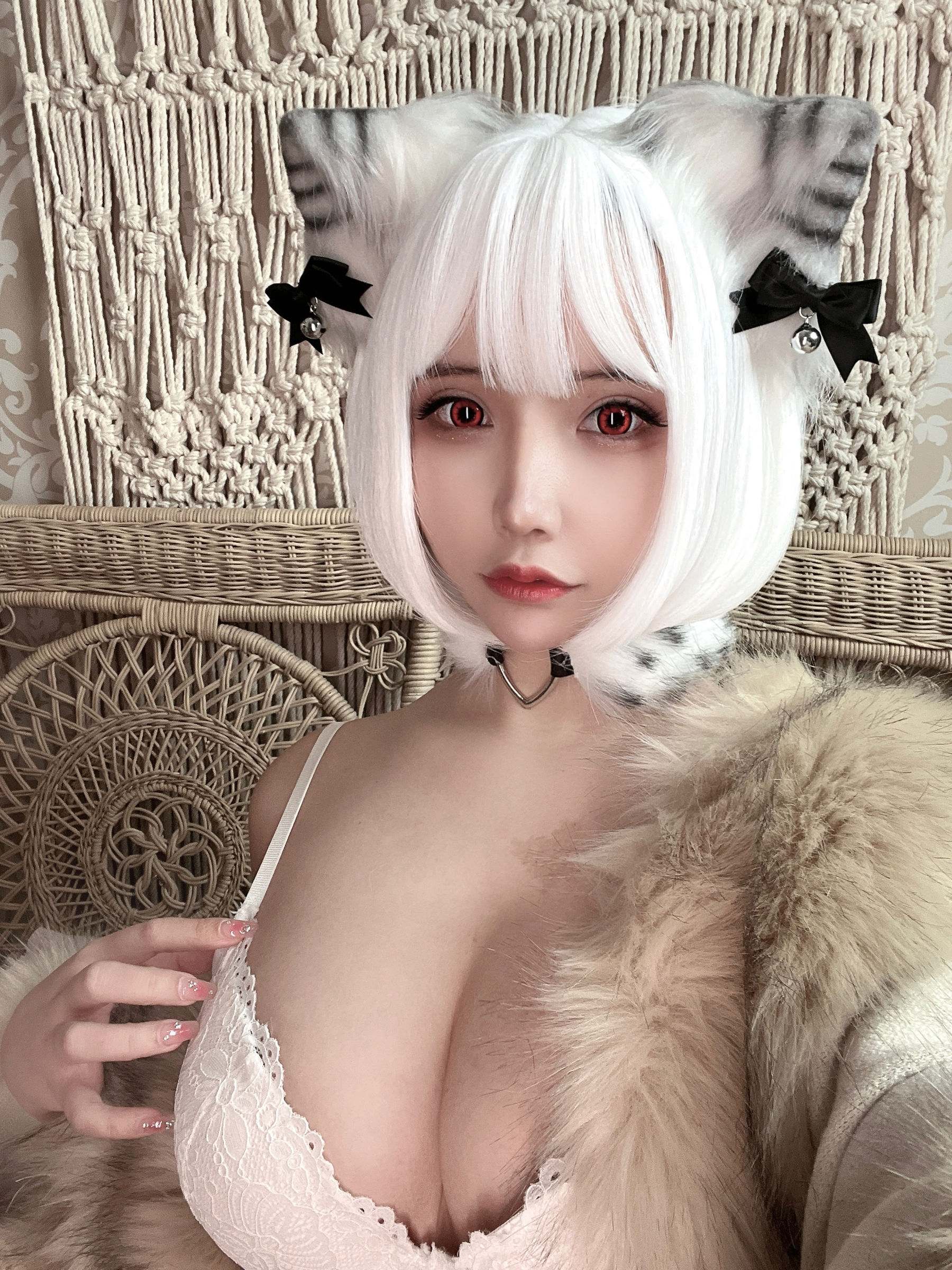 [福利COS] 二次元妹子抱走莫子aa - 小脑斧