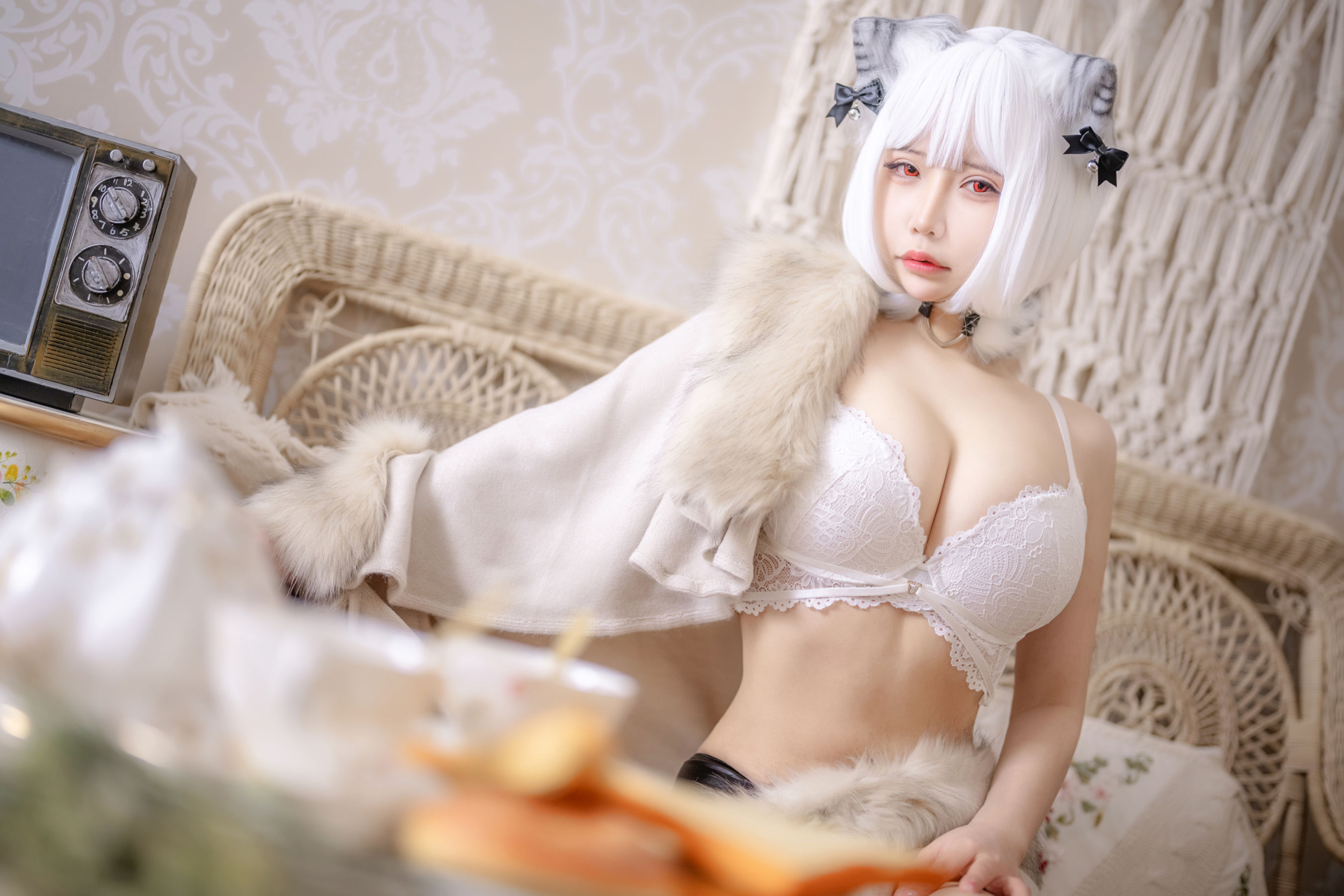 [福利COS] 二次元妹子抱走莫子aa - 小脑斧