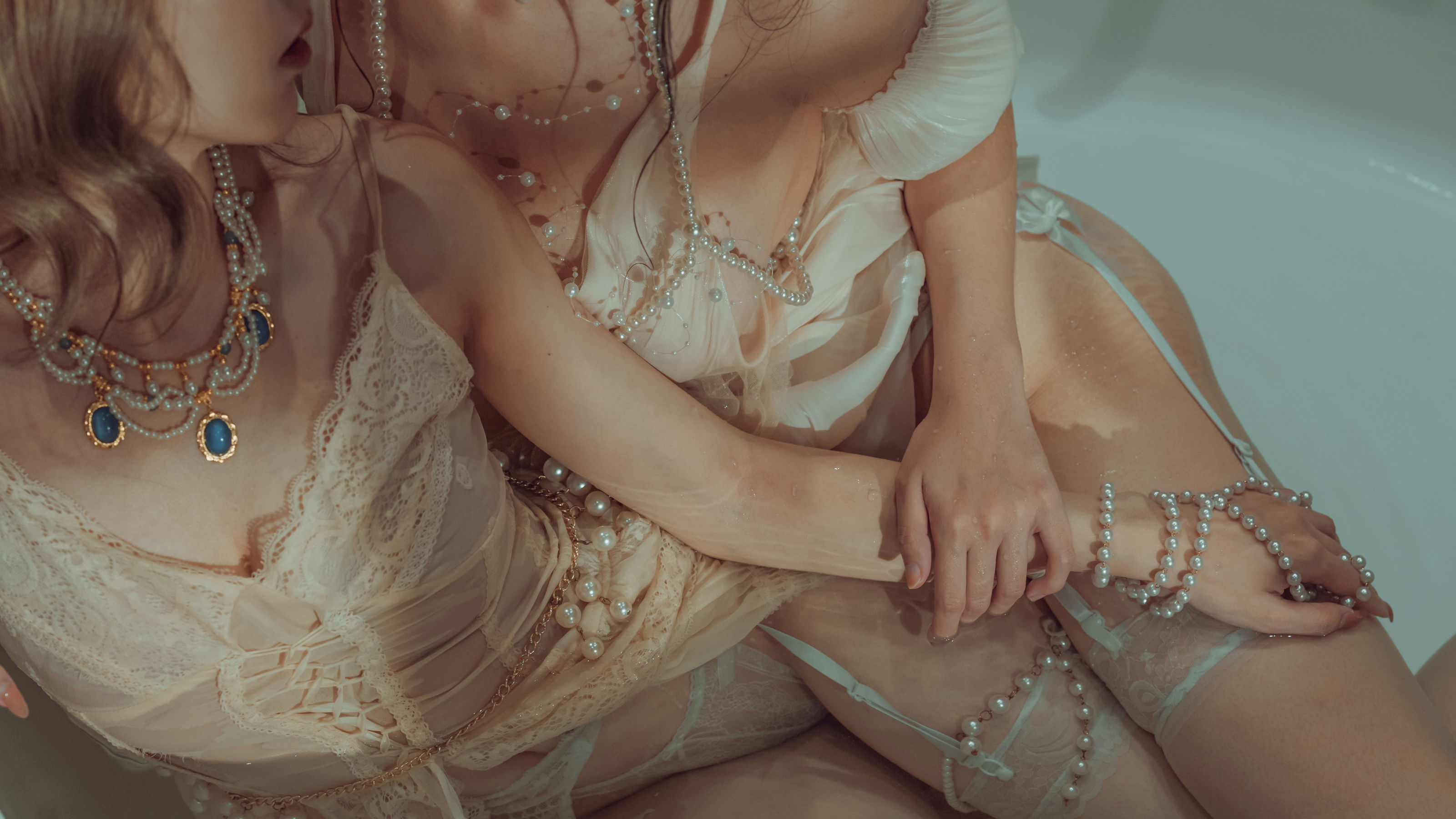 [福利COS] 云溪溪 - 双人百合
