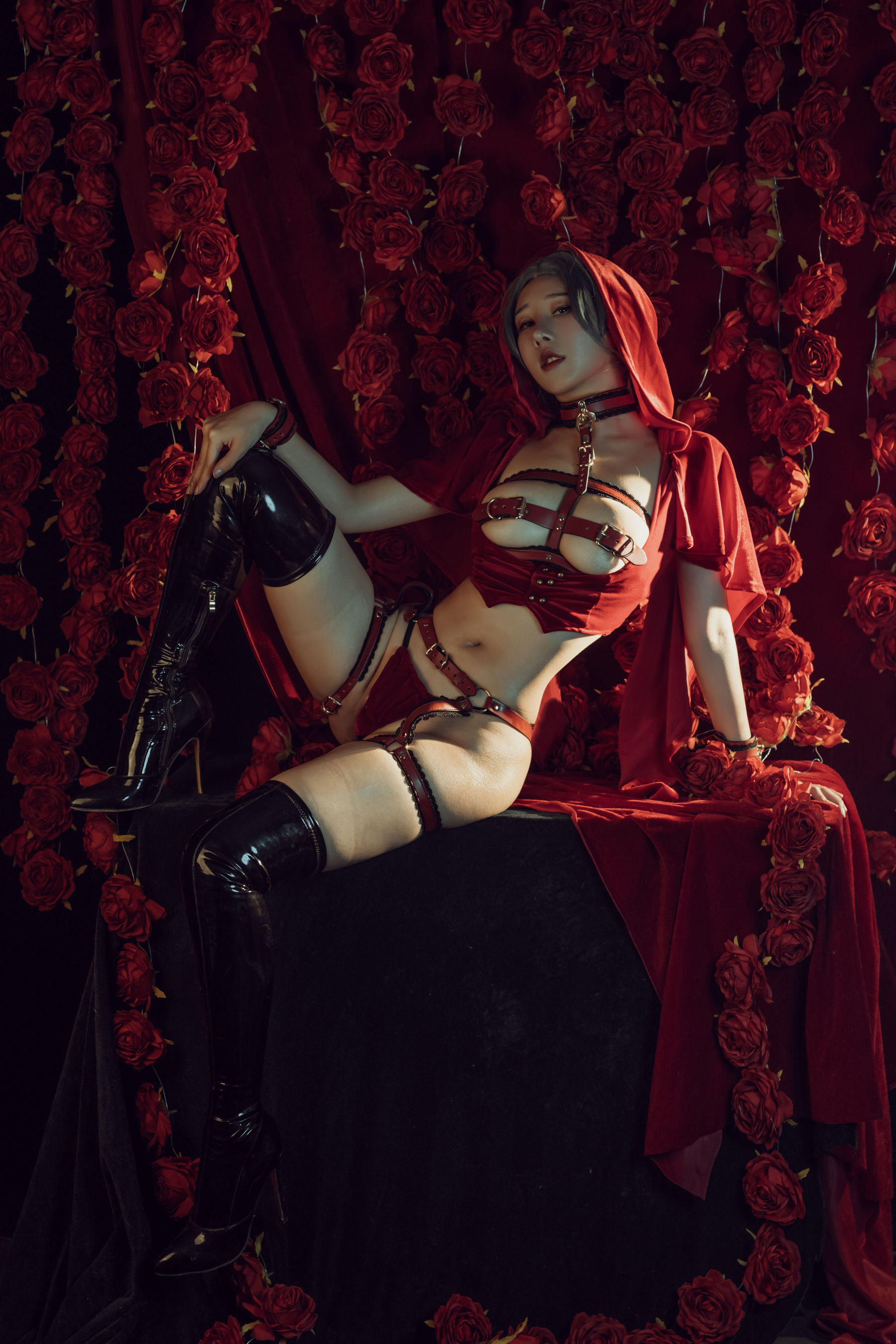 [福利COS] 云溪溪 - 奶桃 玫瑰
