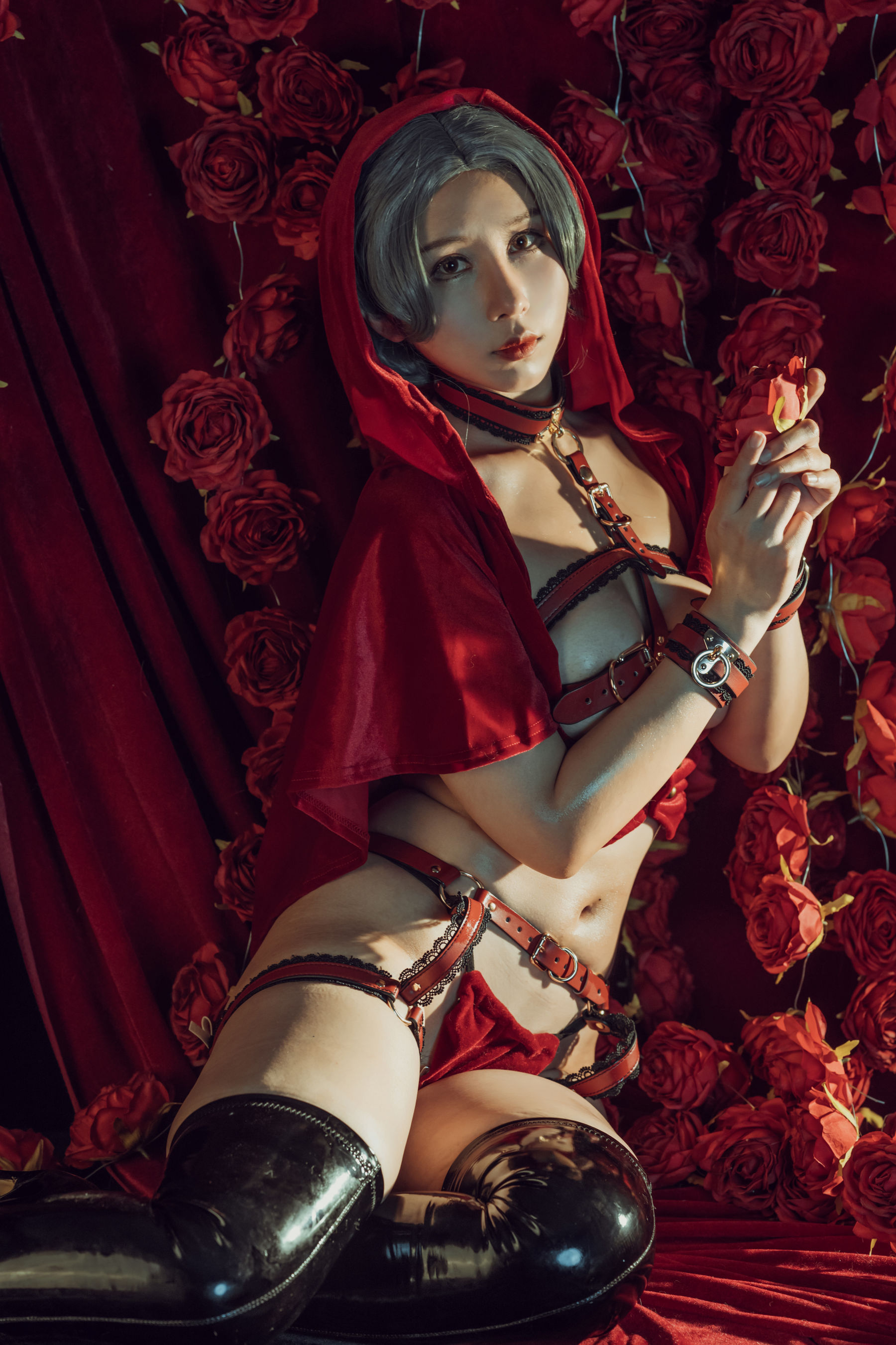 [福利COS] 云溪溪 - 奶桃 玫瑰