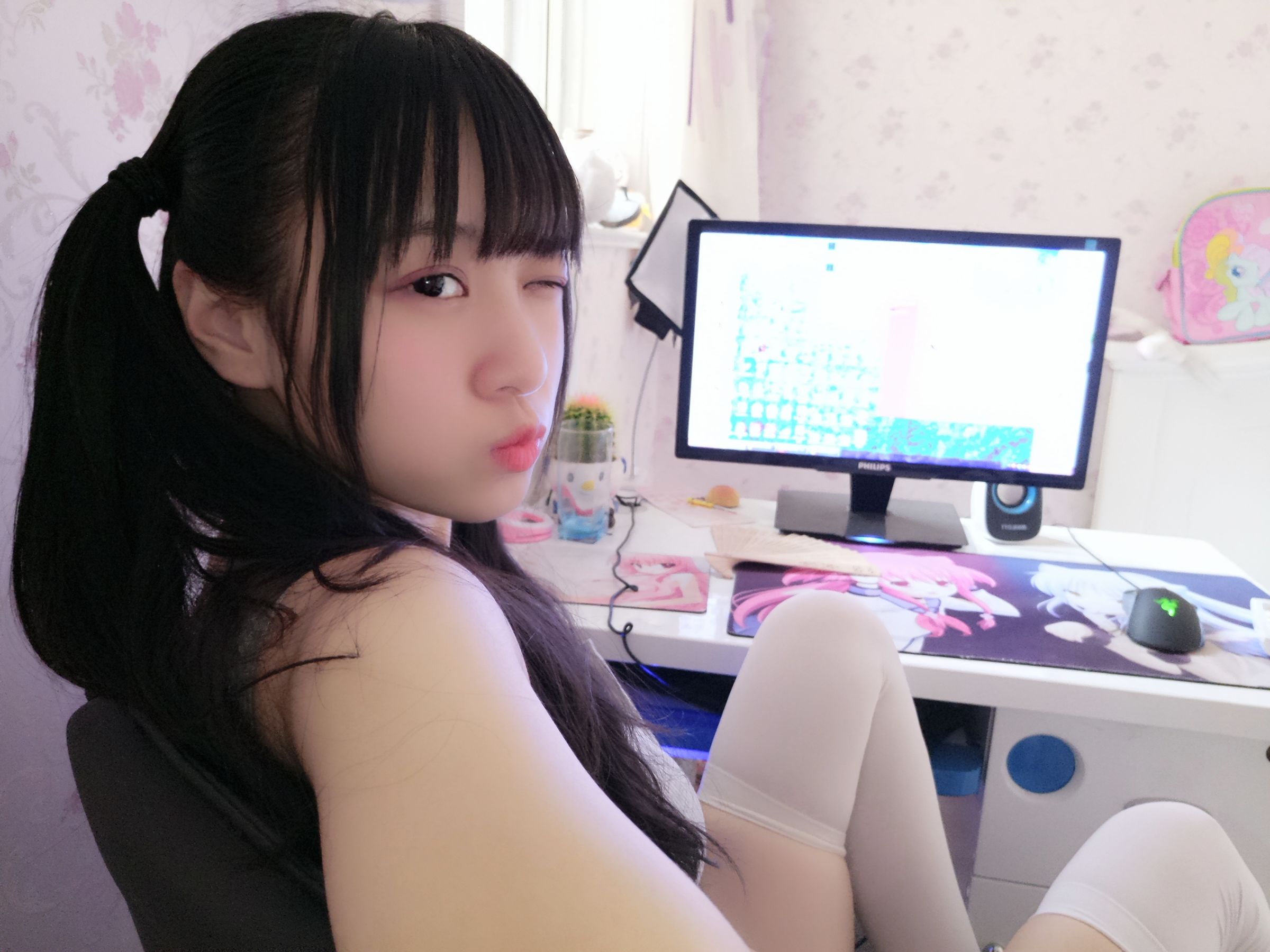 [福利COS] 双马尾少女赛高酱作品 - 露脸灰色裙子