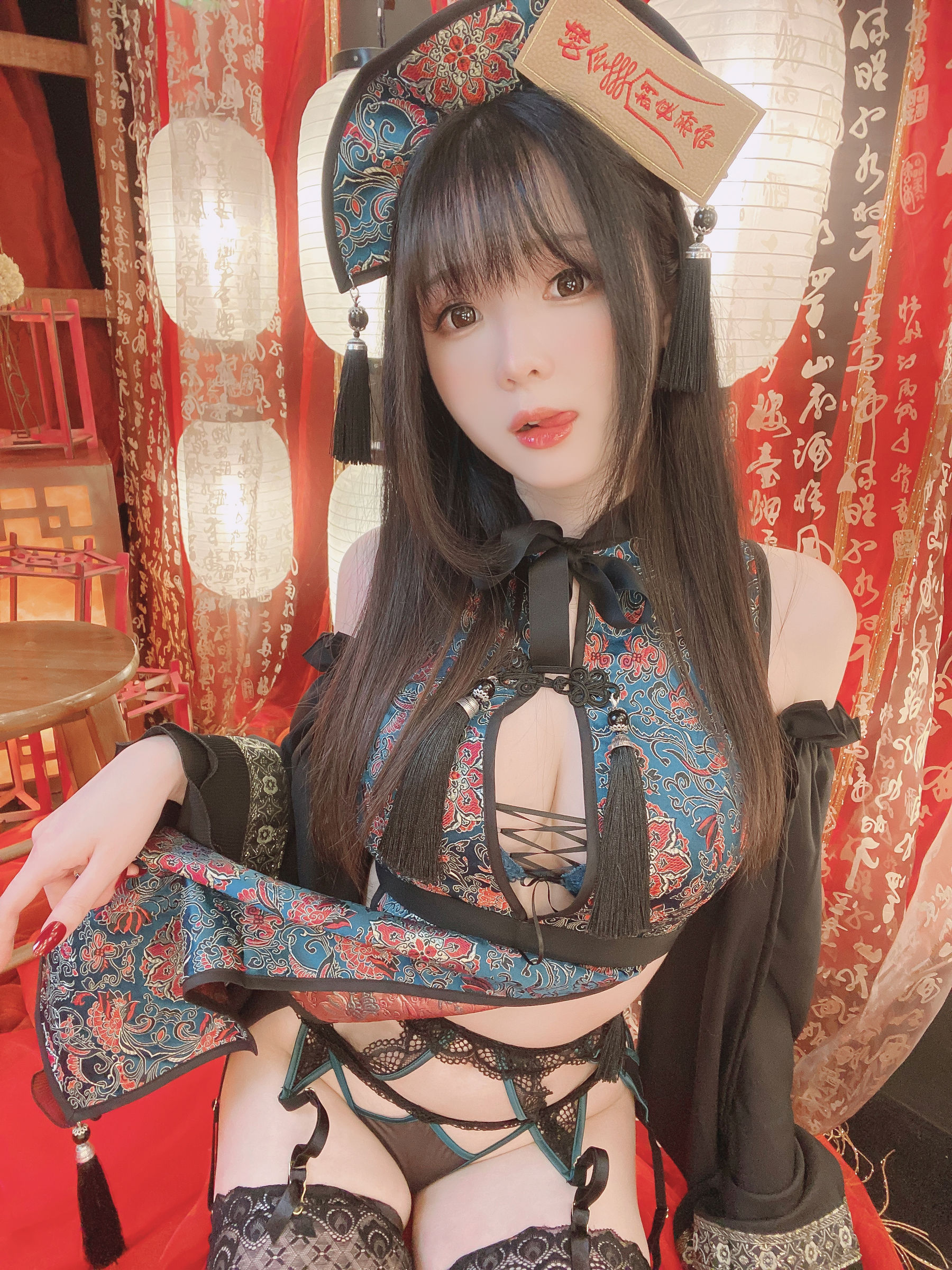 [福利COS] 微博妹纸霜月shimo - キョンシーちゃん自撮り