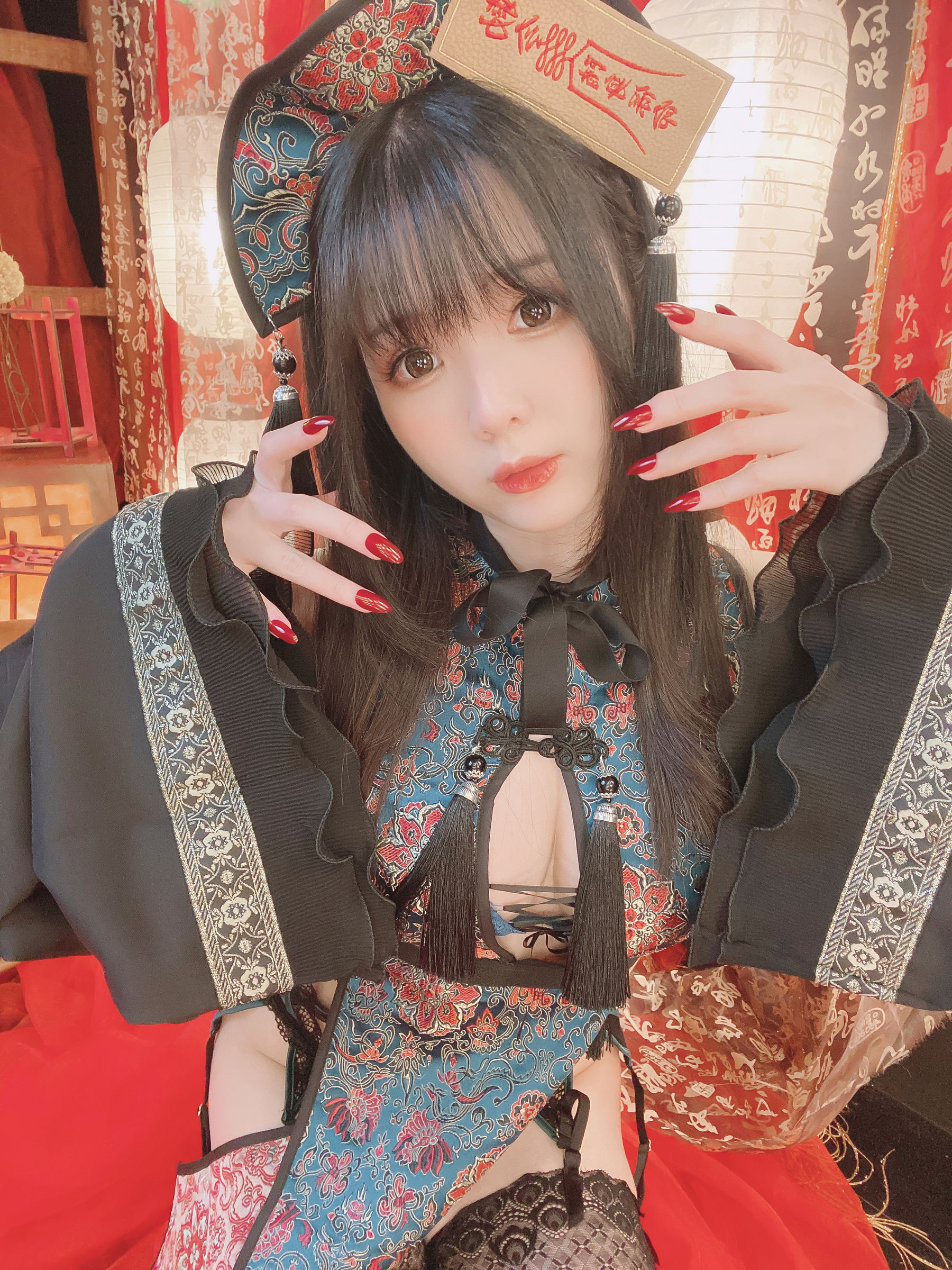[福利COS] 微博妹纸霜月shimo - キョンシーちゃん自撮り