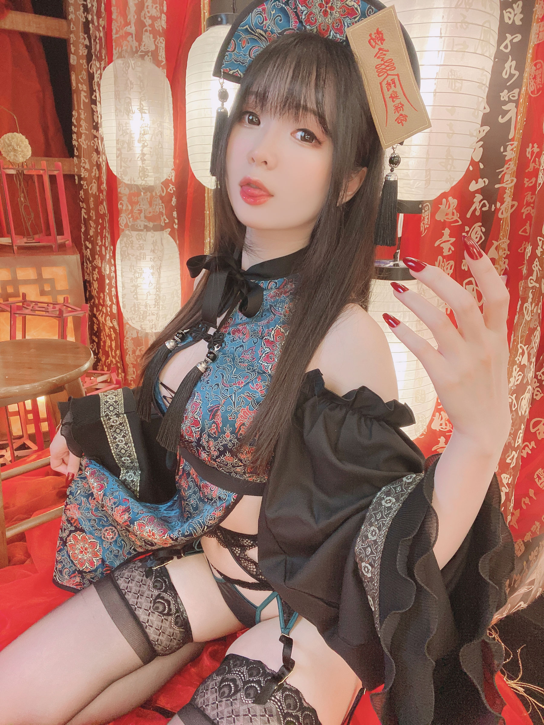 [福利COS] 微博妹纸霜月shimo - キョンシーちゃん自撮り