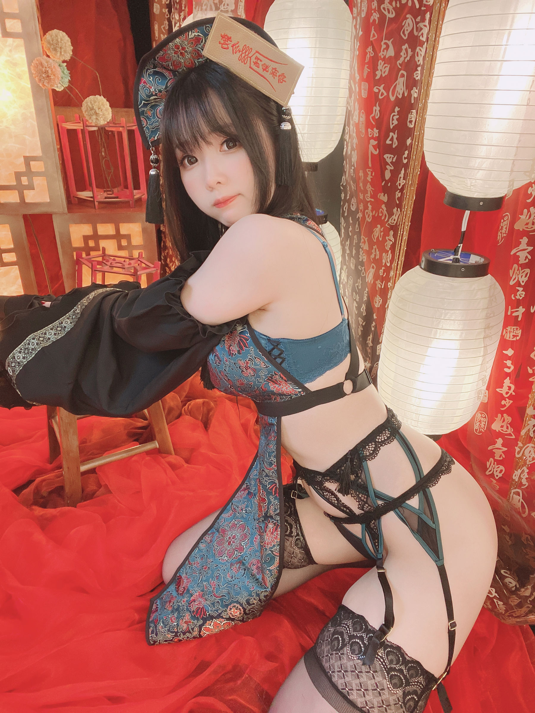 [福利COS] 微博妹纸霜月shimo - キョンシーちゃん自撮り
