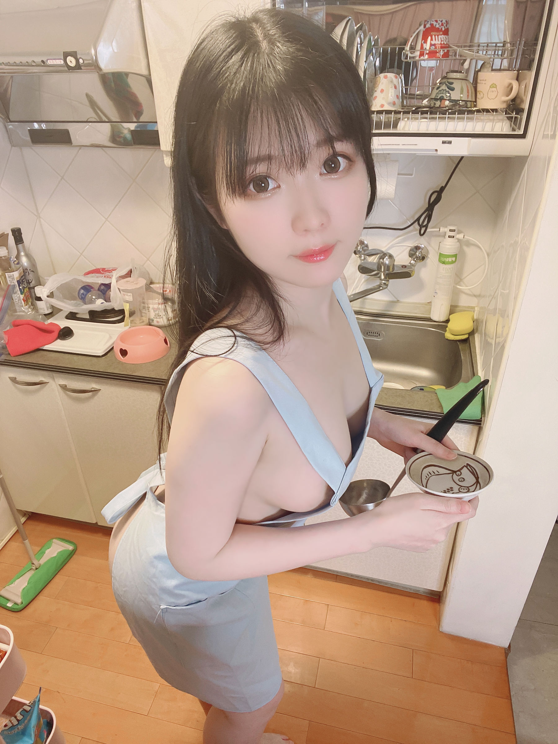 [福利COS] 微博妹纸霜月shimo - 裸エプロン__━(___)━!