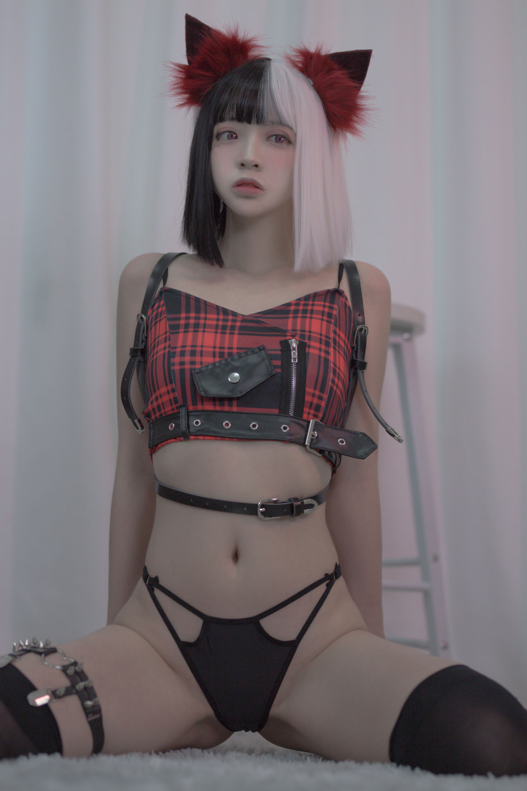[福利COS] 疯猫ss - 黑白魔女库伊拉