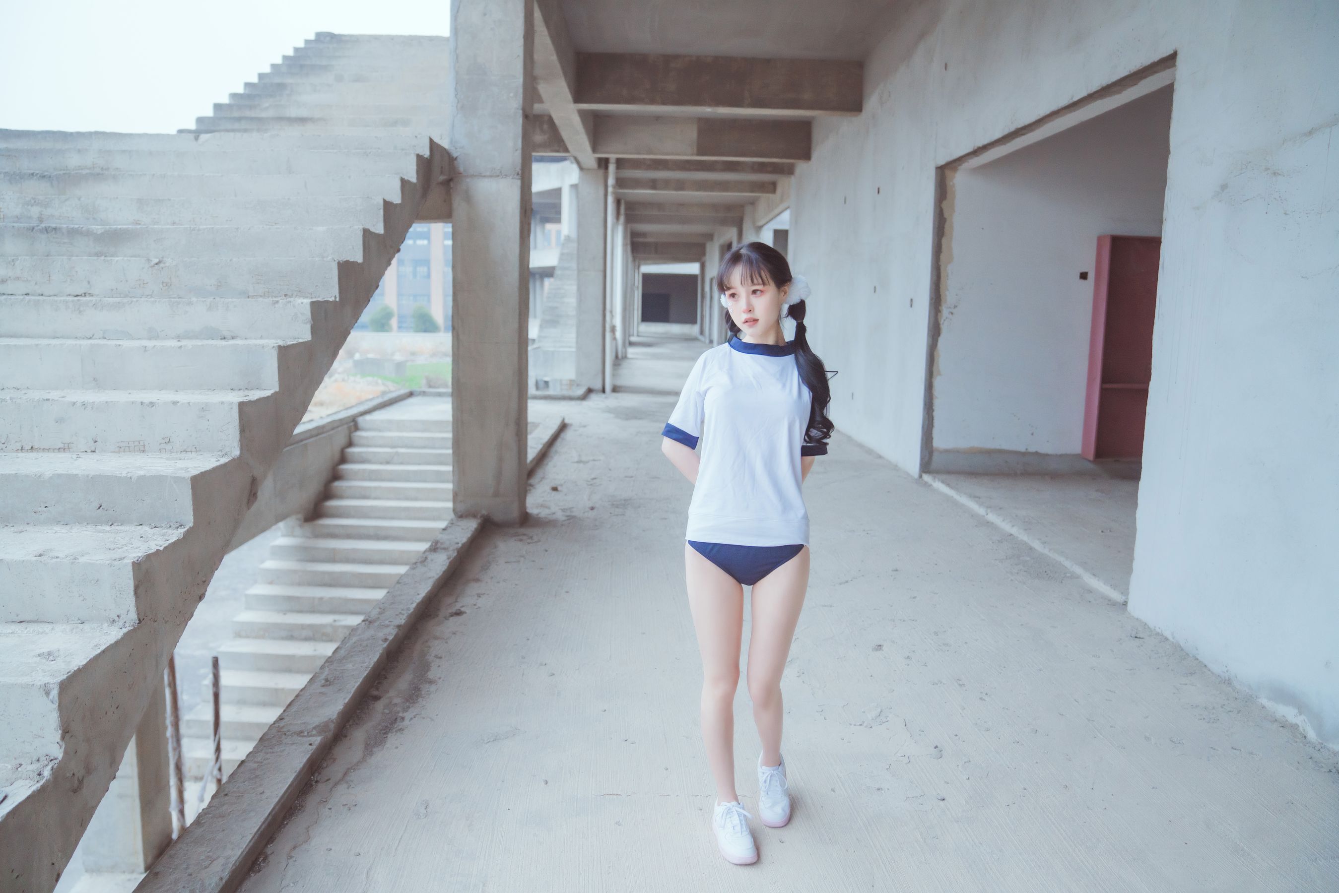 [福利COS] 美少女晕崽 - 工地日记