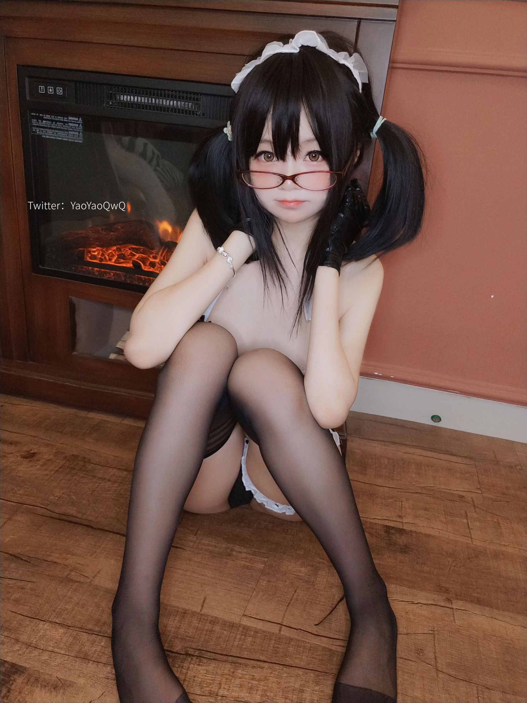 [福利COS] 萌妹子Coser摇摇乐yoyo fantia 11月会员合集 眼镜女仆