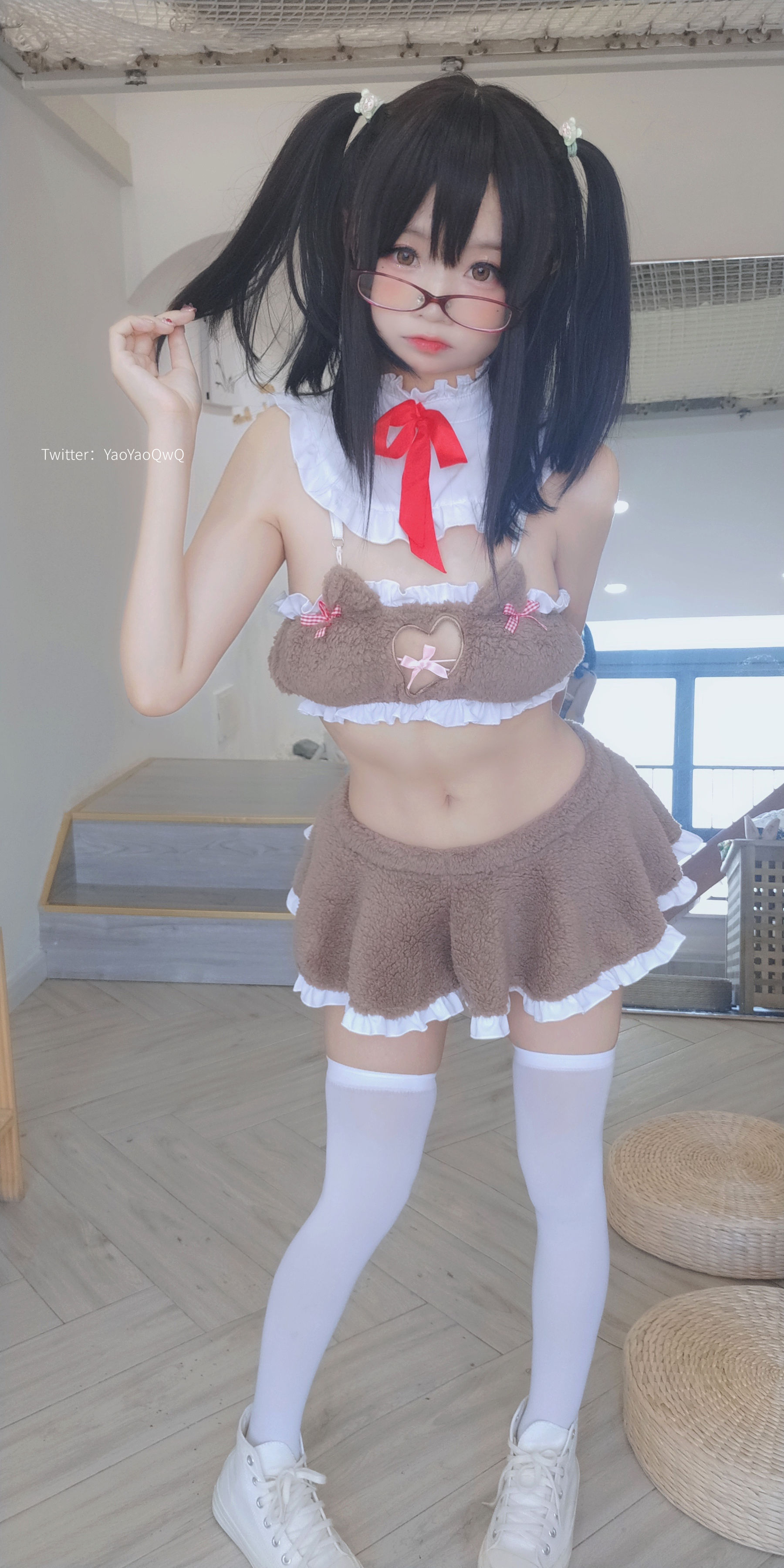 [福利COS] 萌妹子Coser摇摇乐yoyo fantia 11月会员合集 白丝诱惑
