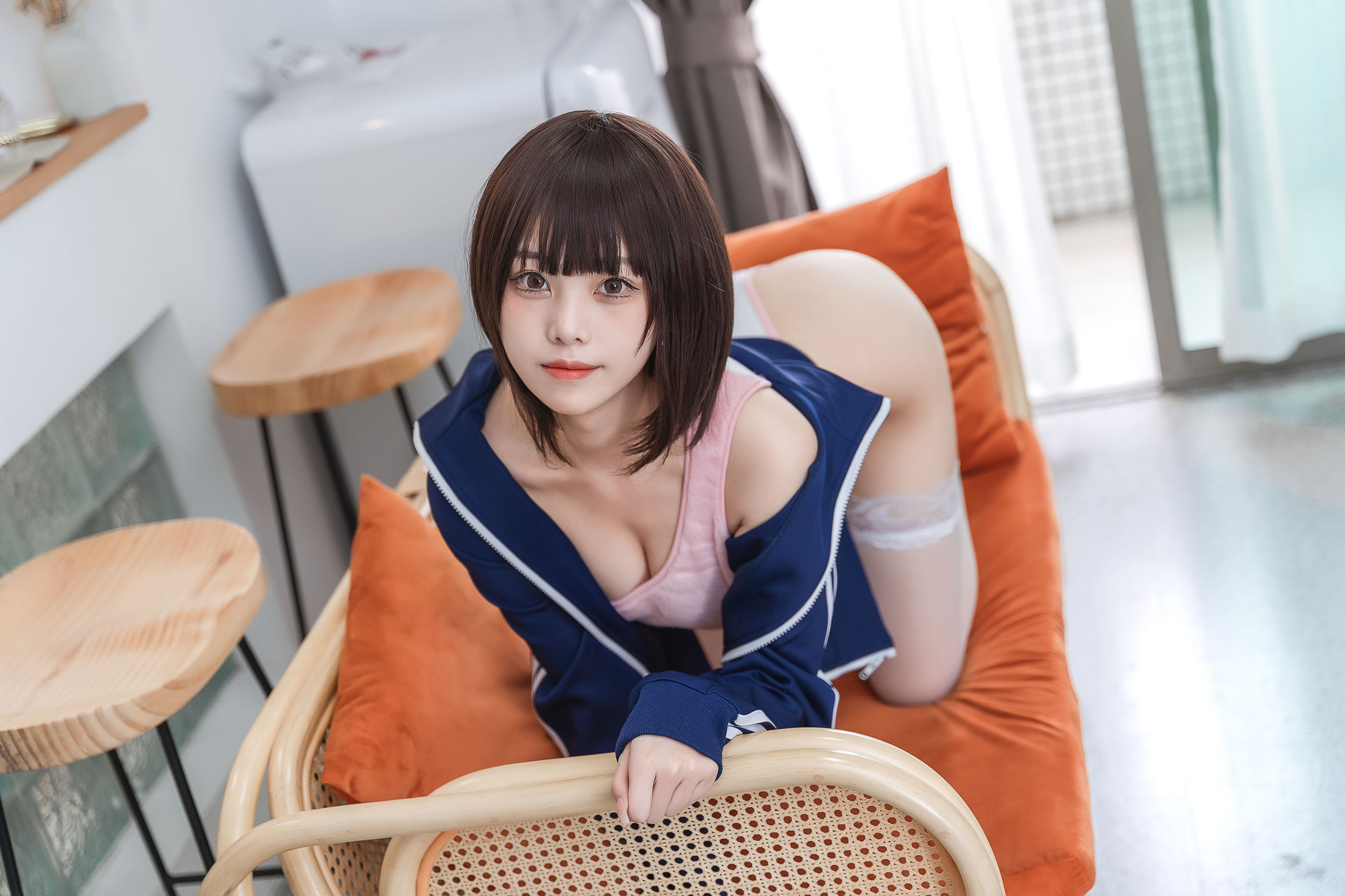 [福利COS] 萌系小姐姐蜜汁猫裘 - 草莓圣代