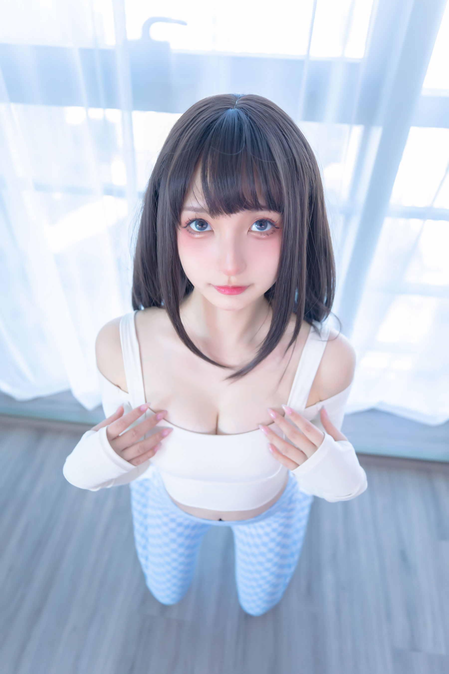 [福利COS] 萝莉神楽板真冬 - 蓝白格