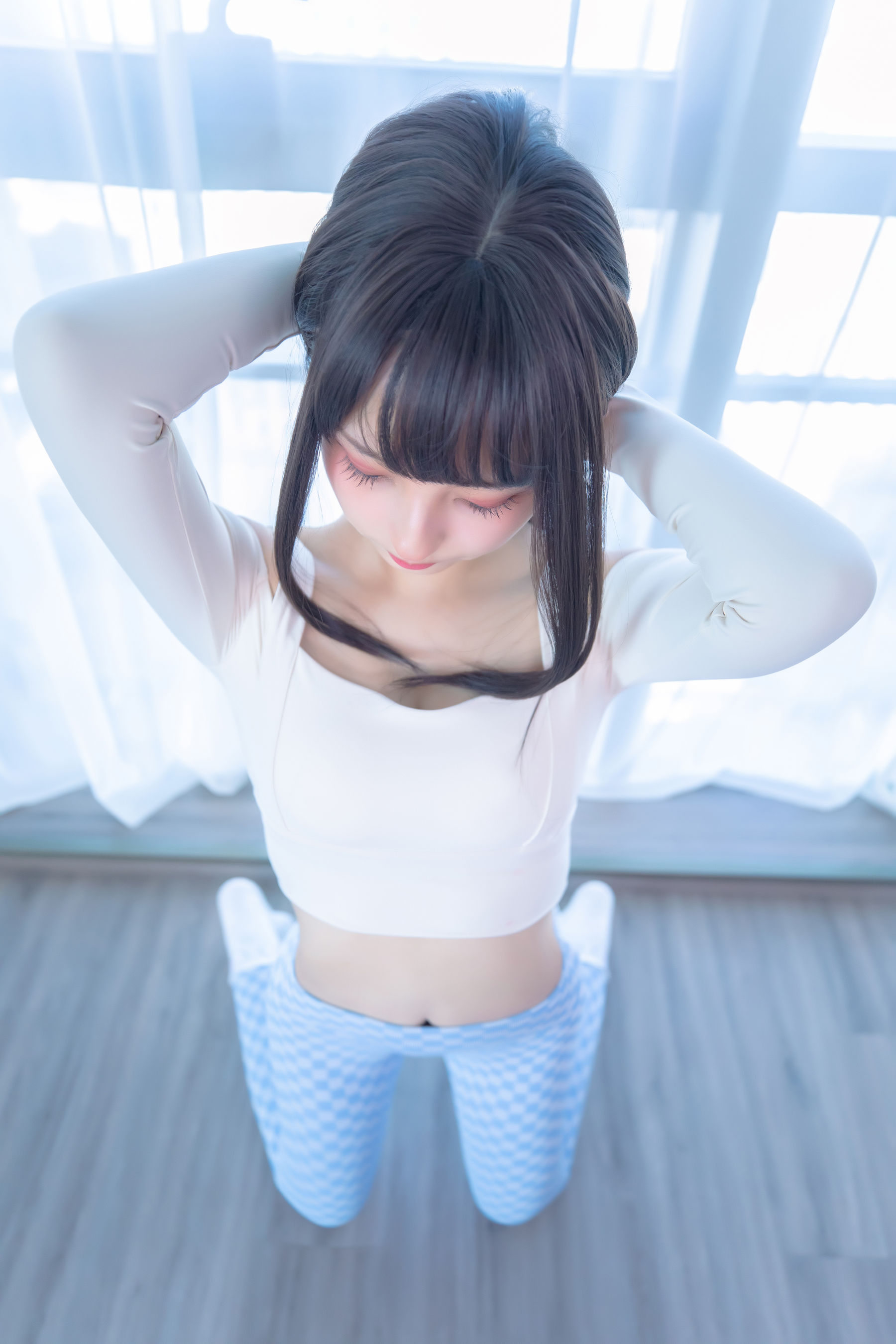 [福利COS] 萝莉神楽板真冬 - 蓝白格