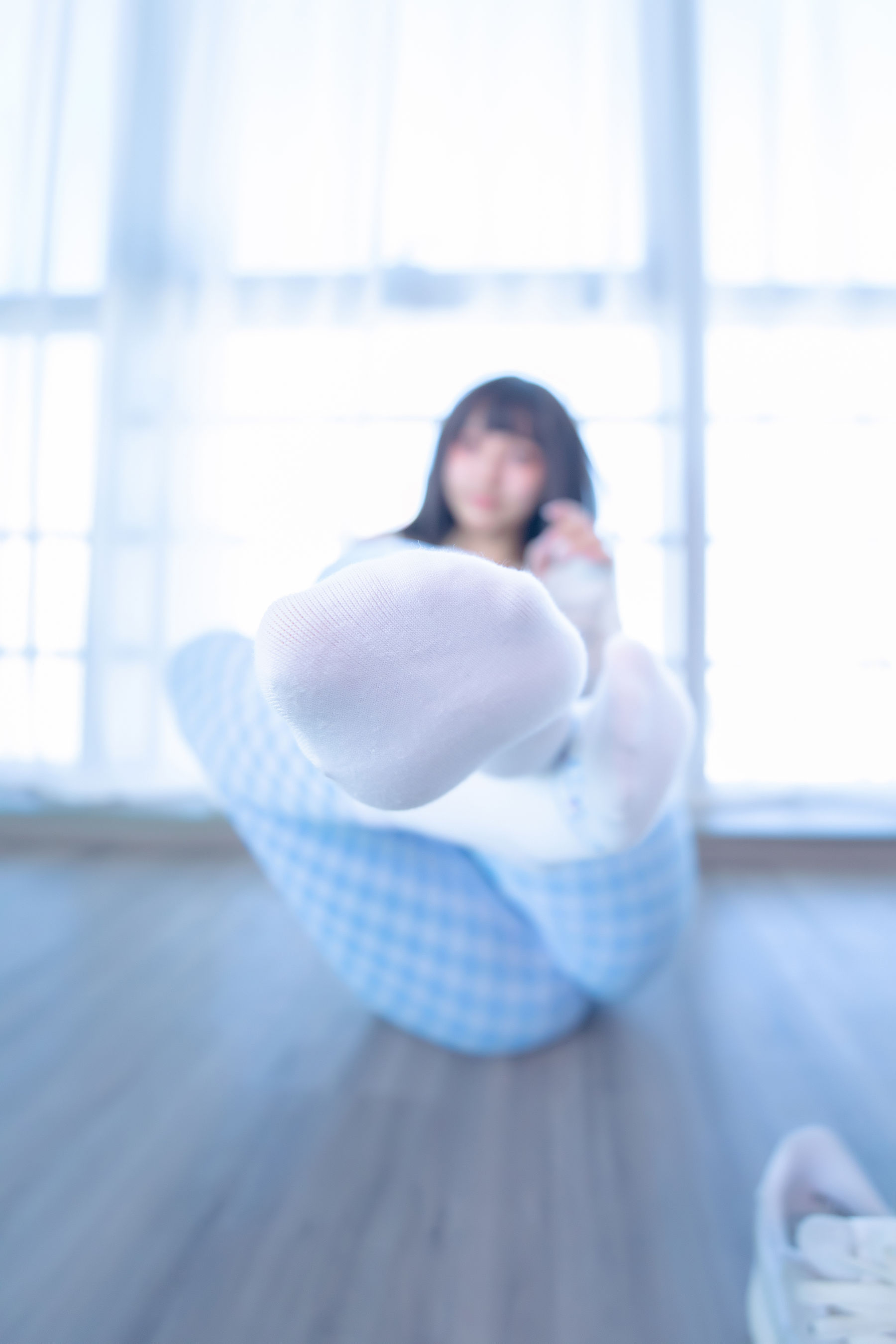 [福利COS] 萝莉神楽板真冬 - 蓝白格
