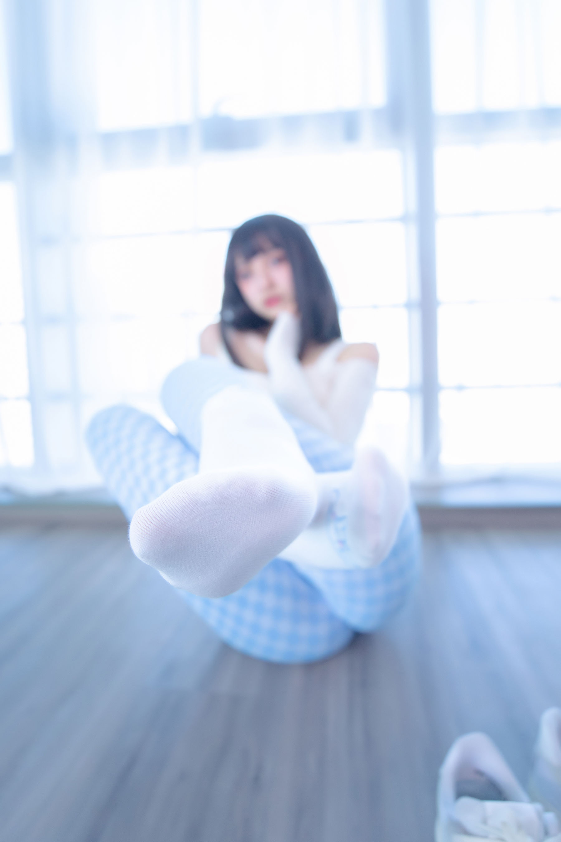 [福利COS] 萝莉神楽板真冬 - 蓝白格