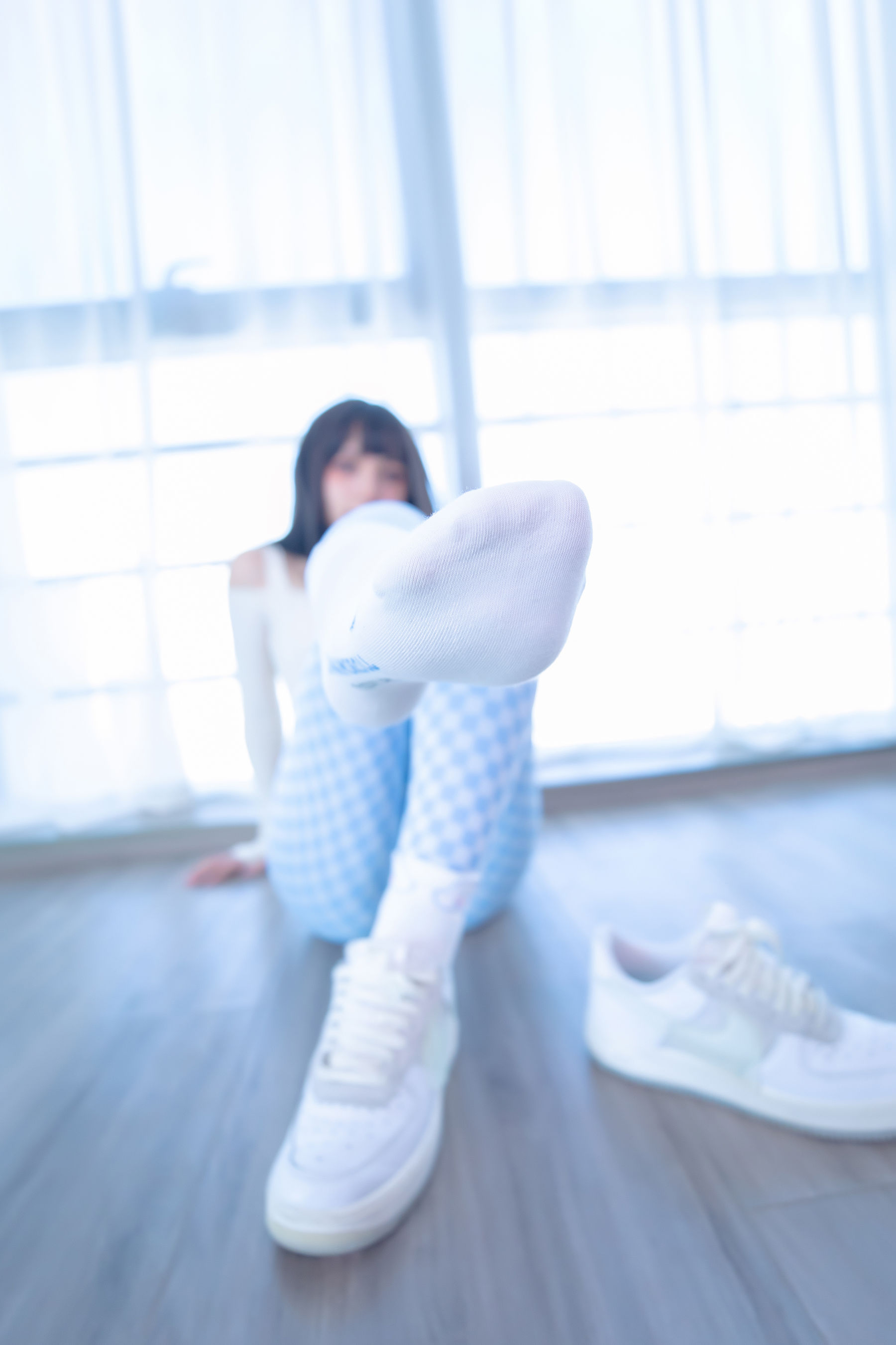 [福利COS] 萝莉神楽板真冬 - 蓝白格