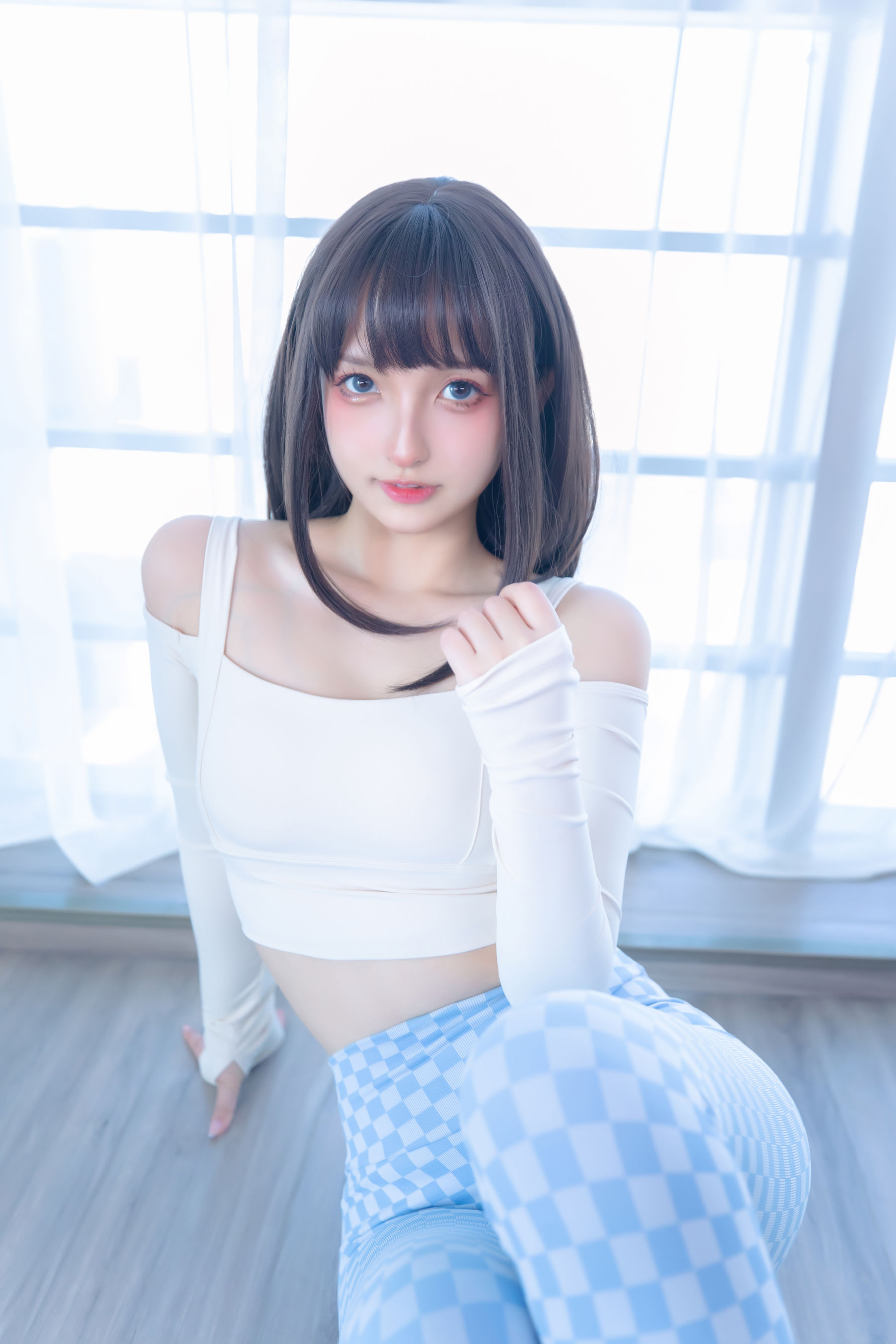 [福利COS] 萝莉神楽板真冬 - 蓝白格