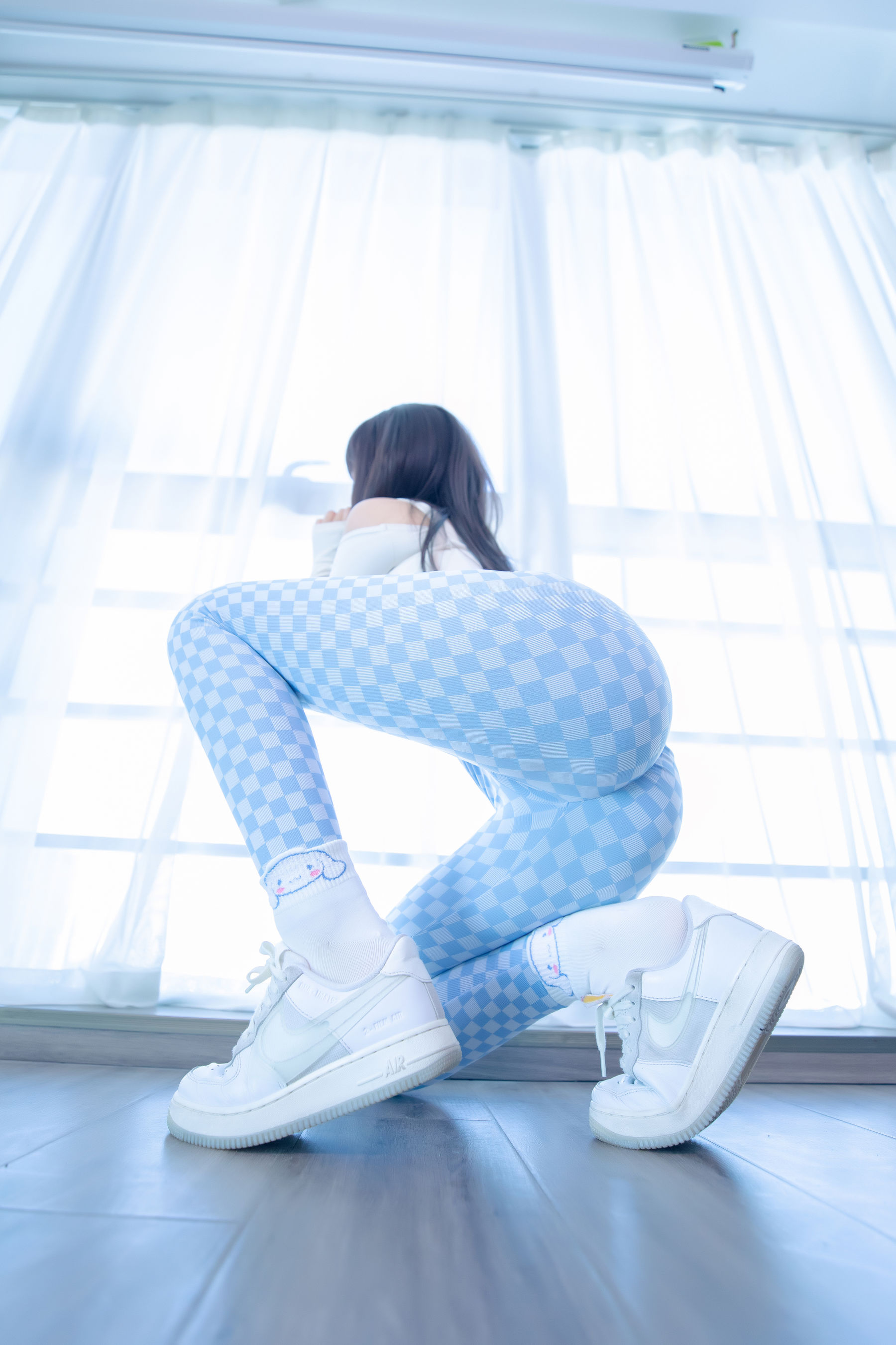 [福利COS] 萝莉神楽板真冬 - 蓝白格