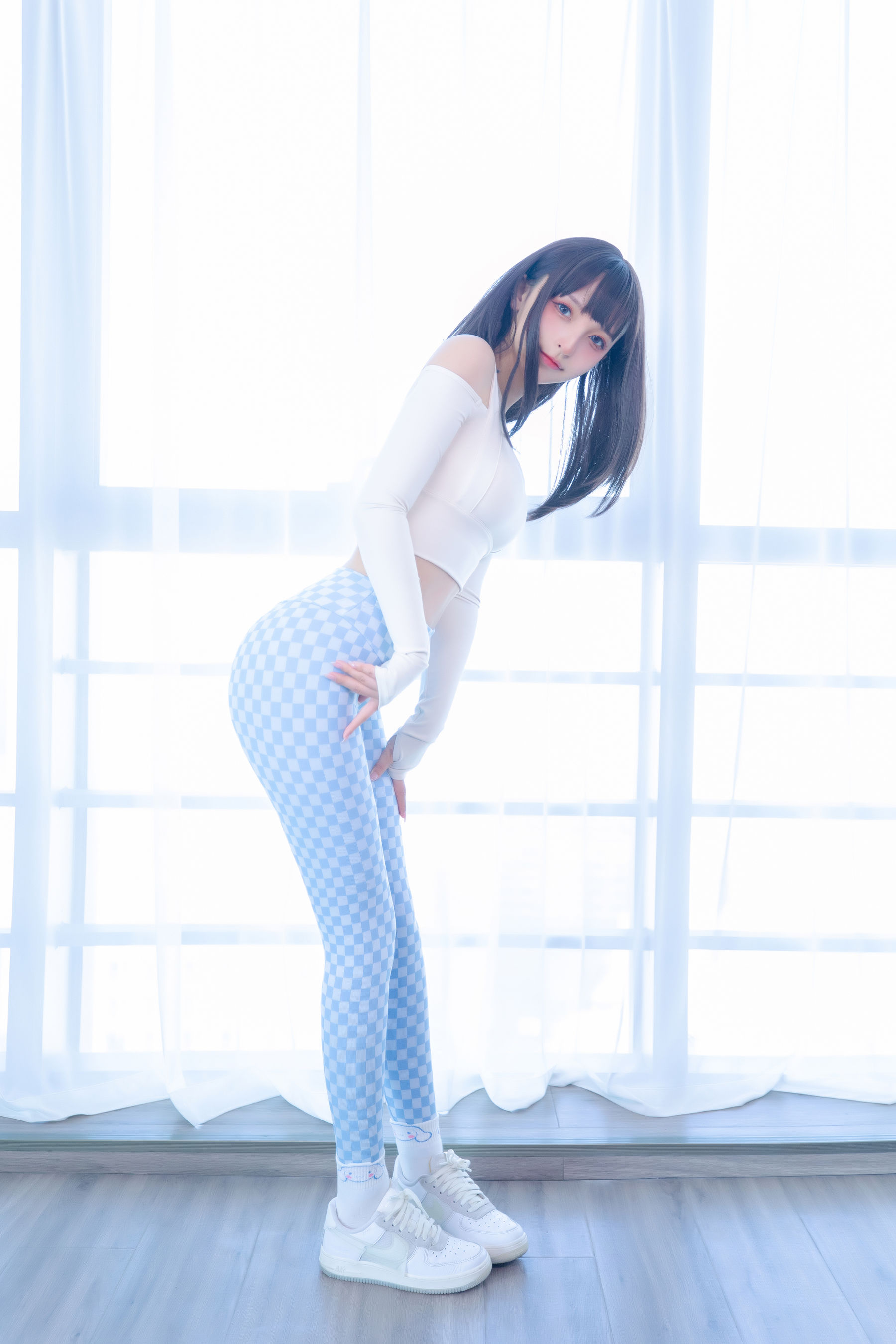[福利COS] 萝莉神楽板真冬 - 蓝白格