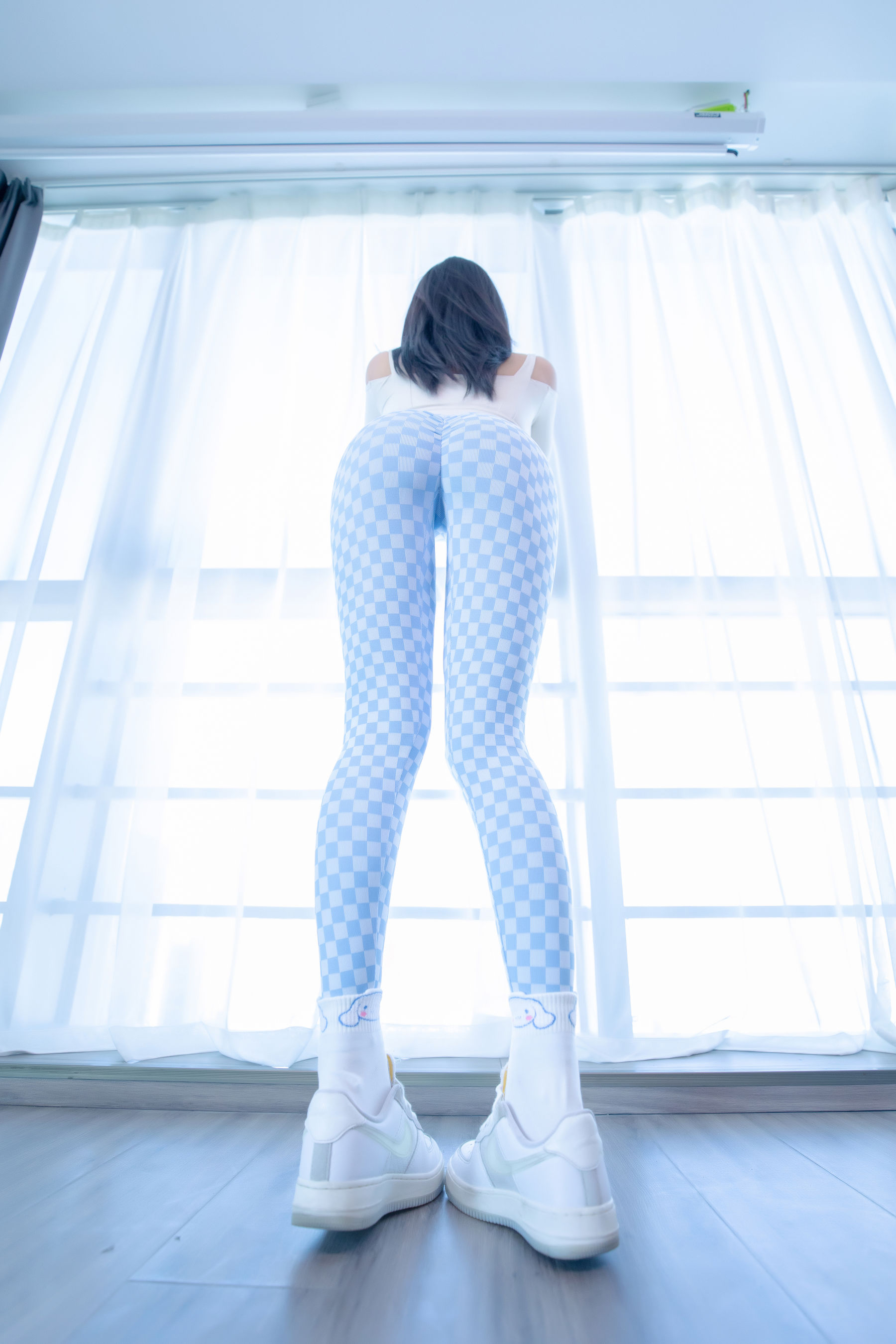 [福利COS] 萝莉神楽板真冬 - 蓝白格